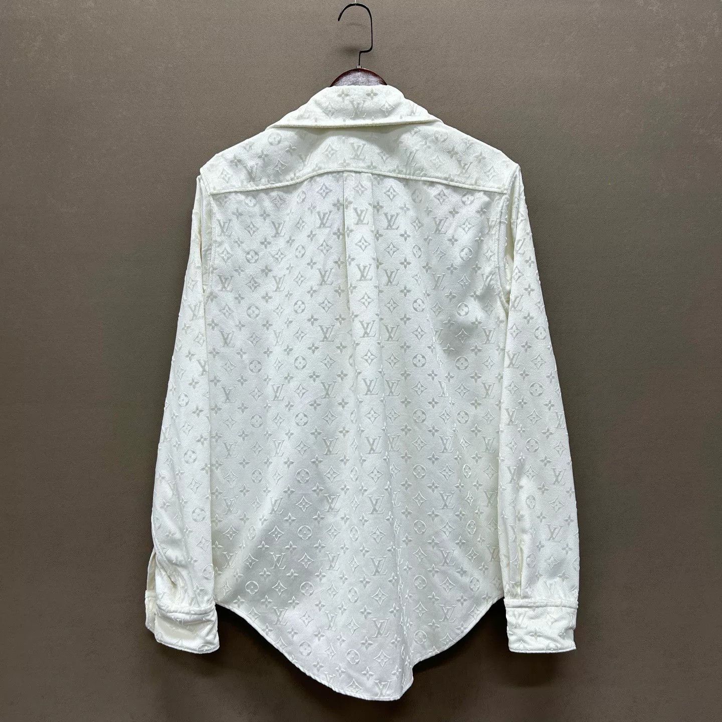 Louis Vuitton Louis Vuitton Embossed Monogram Shirt Size M Size US M / EU 48-50 / 2 - 3 Thumbnail