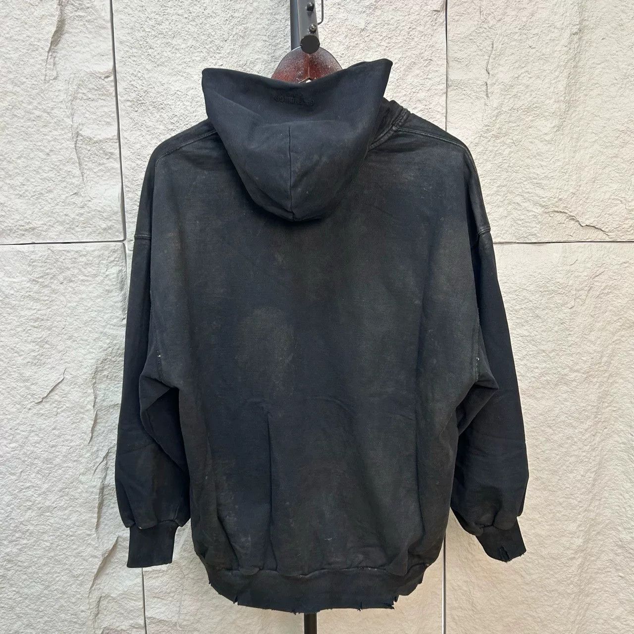 Balenciaga Balenciaga Distressed Zip Up Hoodie Size S Size US S / EU 44-46 / 1 - 3 Thumbnail