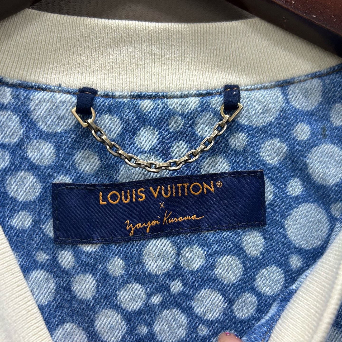 Louis Vuitton Louis Vuitton x Yayoi Kusama Polka Dot Denim Shirt Size XXL Size US XXL / EU 58 / 5 - 4 Thumbnail