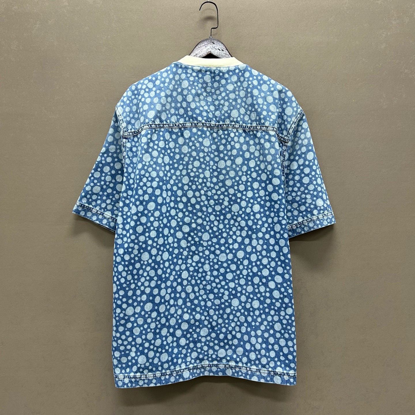 Louis Vuitton Louis Vuitton x Yayoi Kusama Polka Dot Denim Shirt Size XXL Size US XXL / EU 58 / 5 - 3 Thumbnail