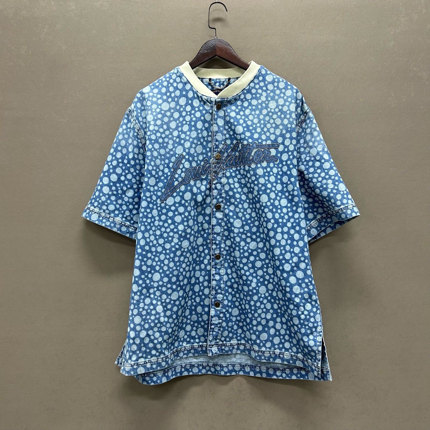Louis Vuitton Louis Vuitton x Yayoi Kusama Polka Dot Denim Shirt Size XXL Size US XXL / EU 58 / 5 - 2 Thumbnail