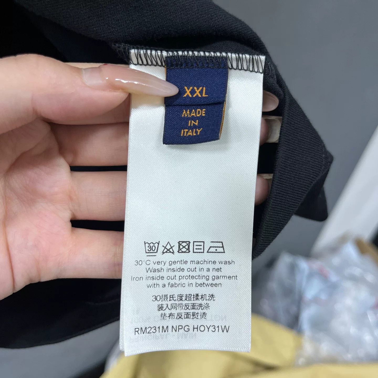Louis Vuitton Louis Vuitton Rainbow Logo Long Sleeve T-Shirt Size XXL Size US XXL / EU 58 / 5 - 5 Thumbnail