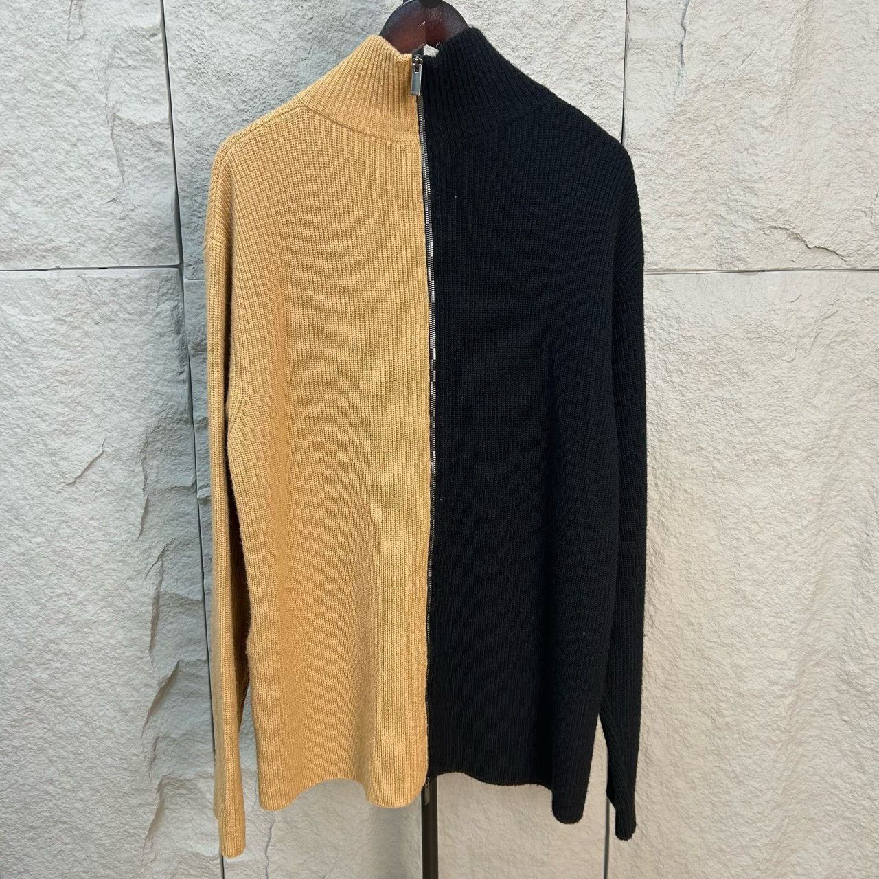 Fendi Fendi Two-Tone Wool Knit Sweater Size 52 Size US L / EU 52-54 / 3 - 3 Thumbnail