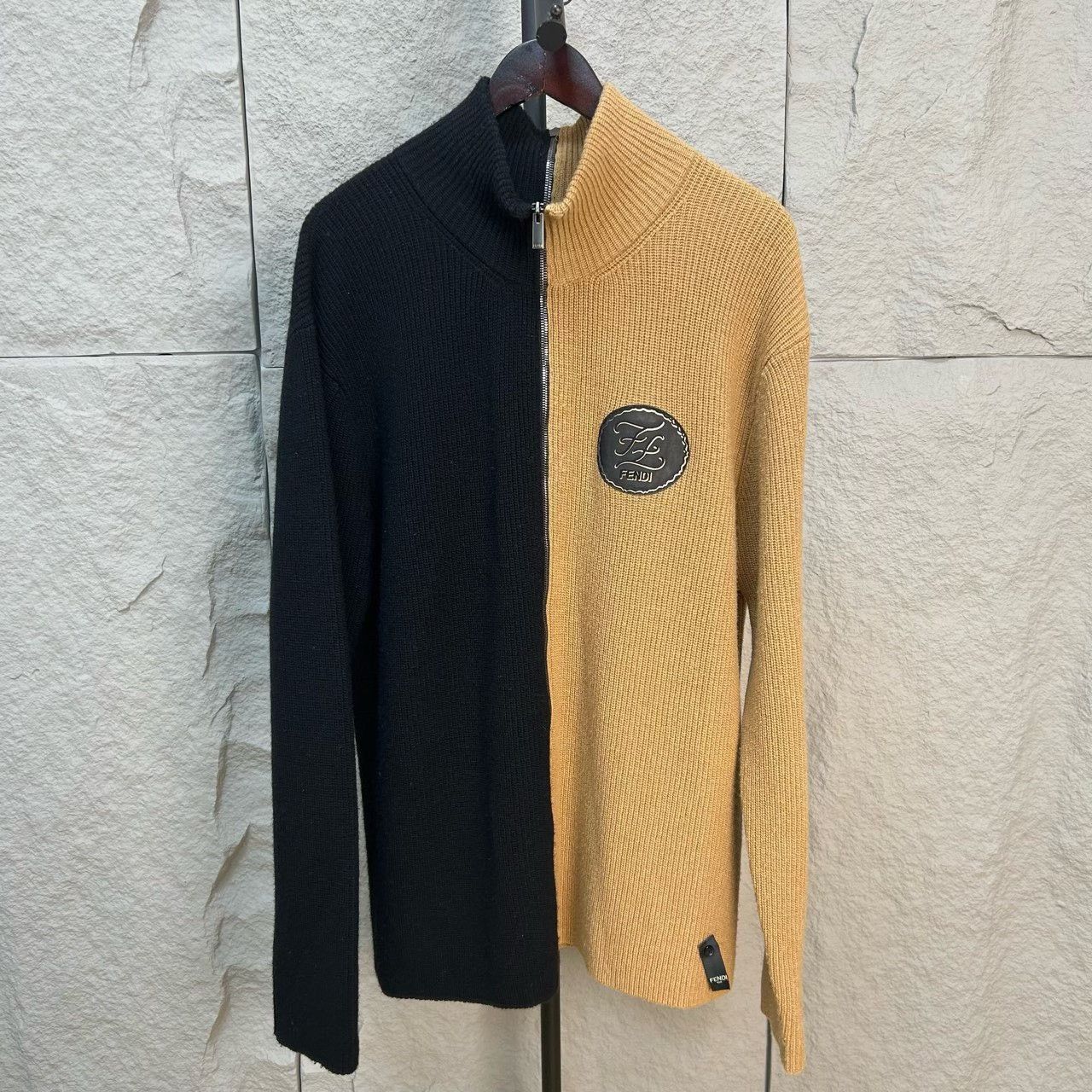 Fendi Fendi Two-Tone Wool Knit Sweater Size 52 Size US L / EU 52-54 / 3 - 2 Thumbnail