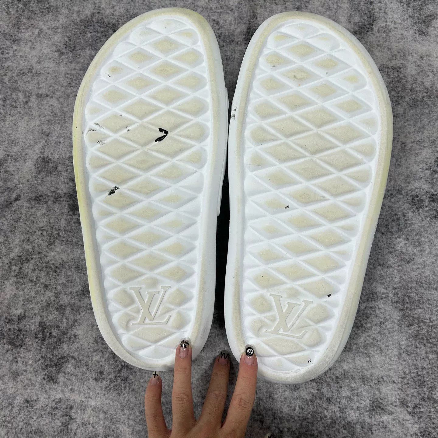 Louis Vuitton Louis Vuitton Waterfront Slides Size 10 Size US 10 / EU 43 - 9 Thumbnail