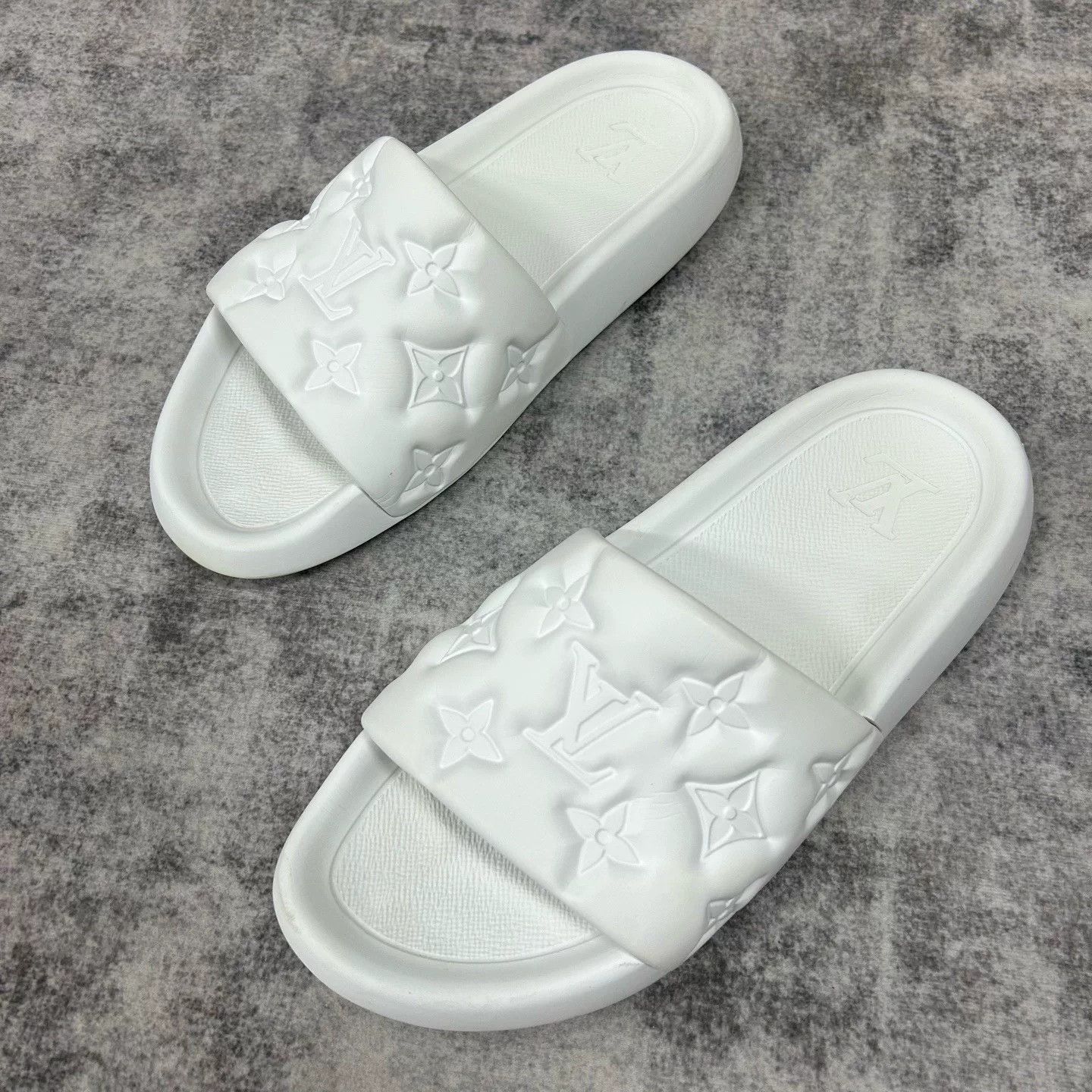 Louis Vuitton Louis Vuitton Waterfront Slides Size 10 Size US 10 / EU 43 - 2 Thumbnail