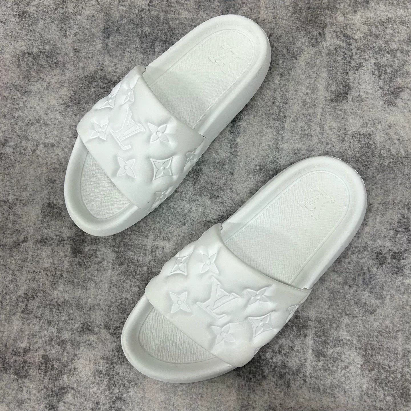 Louis Vuitton Louis Vuitton Waterfront Slides Size 10 Size US 10 / EU 43 - 3 Thumbnail
