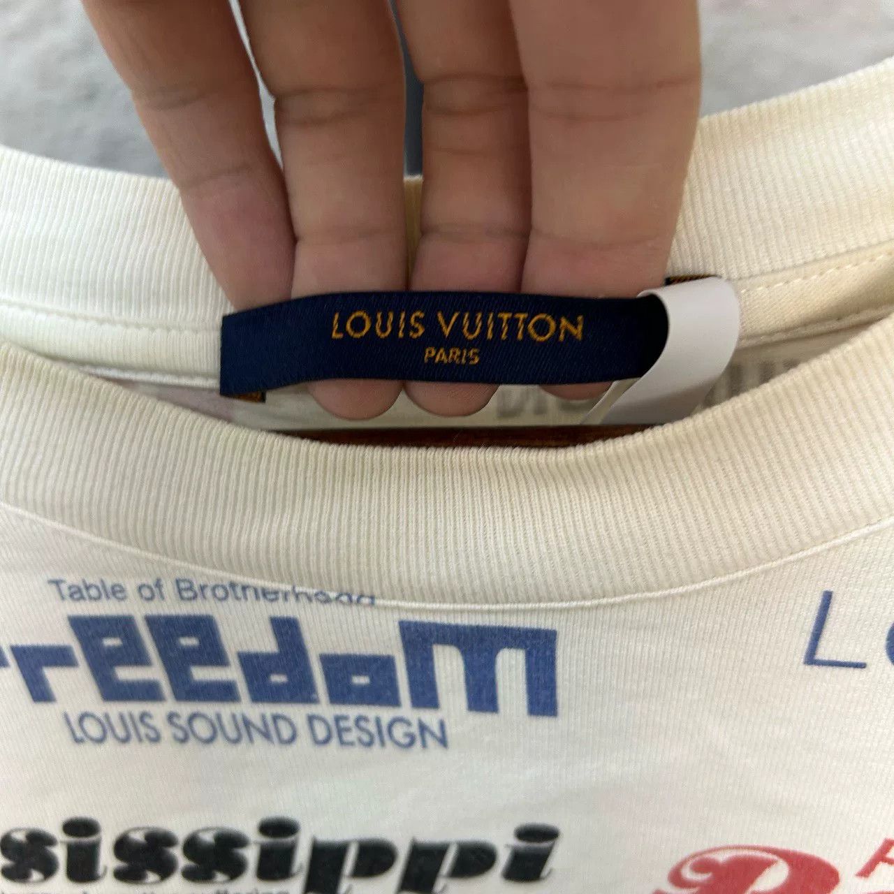 Louis Vuitton Louis Vuitton Freedom Graphic Print T-Shirt Size XXL Size US XXL / EU 58 / 5 - 4 Thumbnail