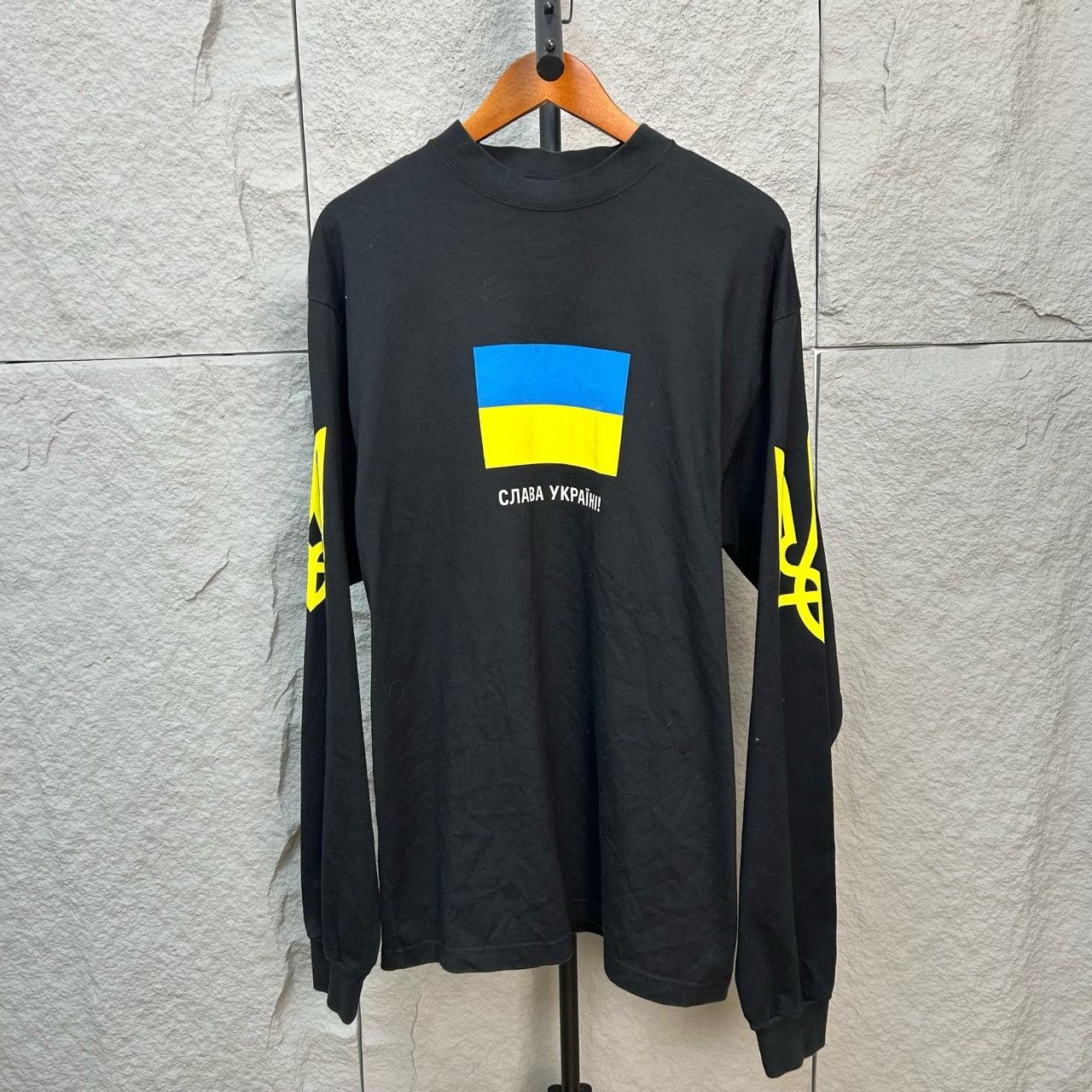 Balenciaga Balenciaga Ukraine Charity Long Sleeve T-Shirt Size M Size US M / EU 48-50 / 2 - 2 Thumbnail