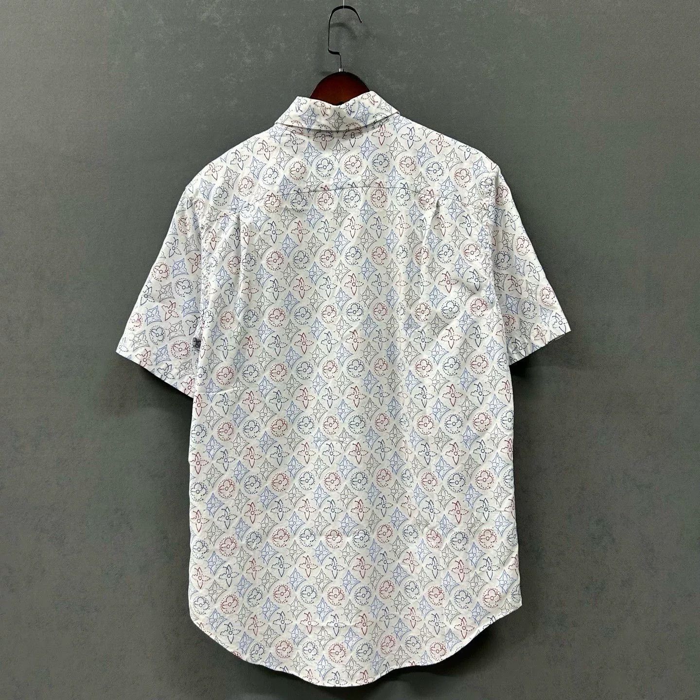 Louis Vuitton Louis Vuitton Monogram Short Sleeve Shirt Size L Size US L / EU 52-54 / 3 - 3 Thumbnail