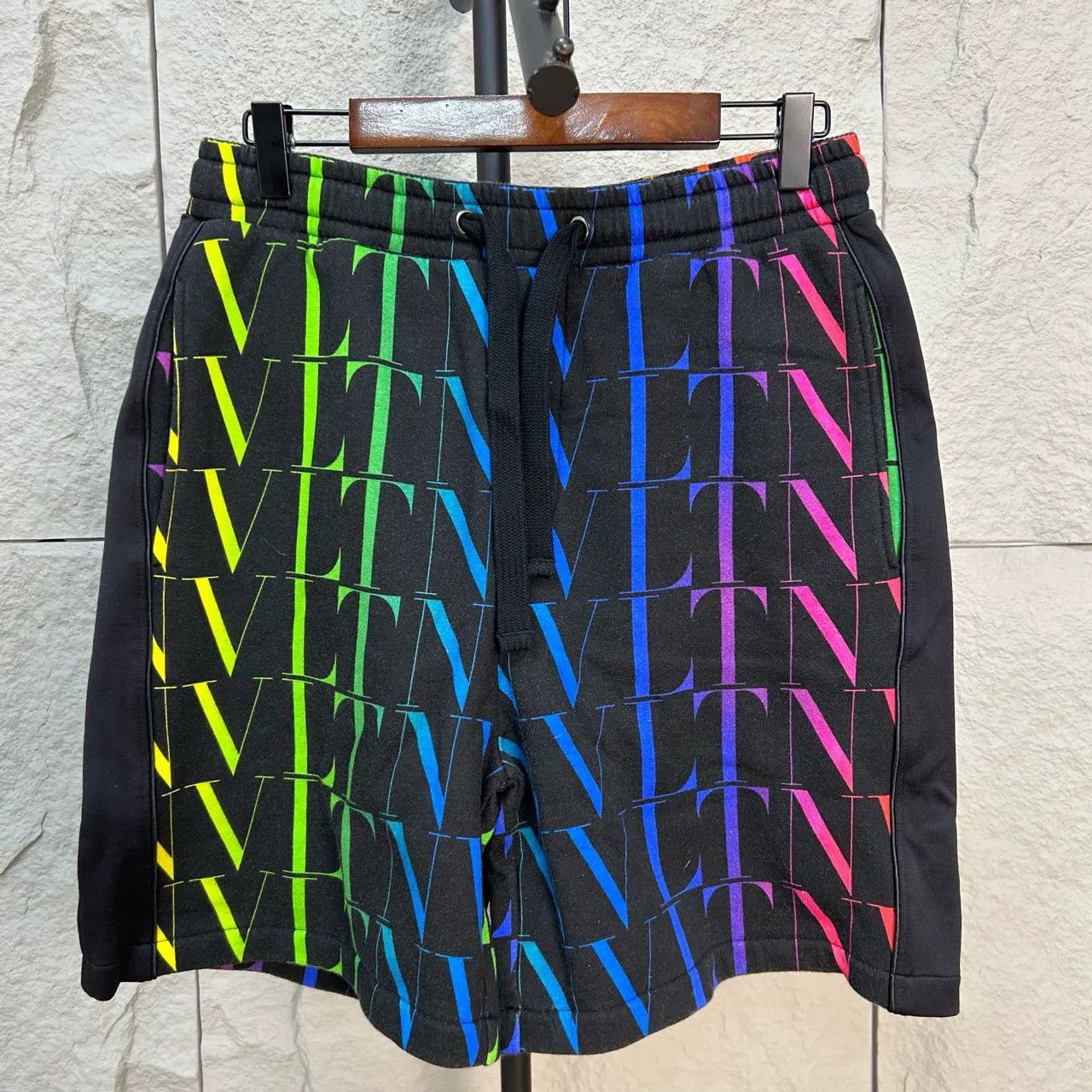 Valentino Valentino Rainbow Logo Shorts Size 28 Size US 28 / EU 44 - 2 Thumbnail