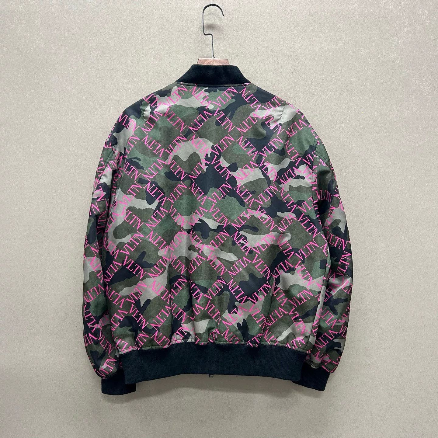 Valentino Valentino VLTN Camo Bomber Jacket Size S Size US S / EU 44-46 / 1 - 3 Thumbnail