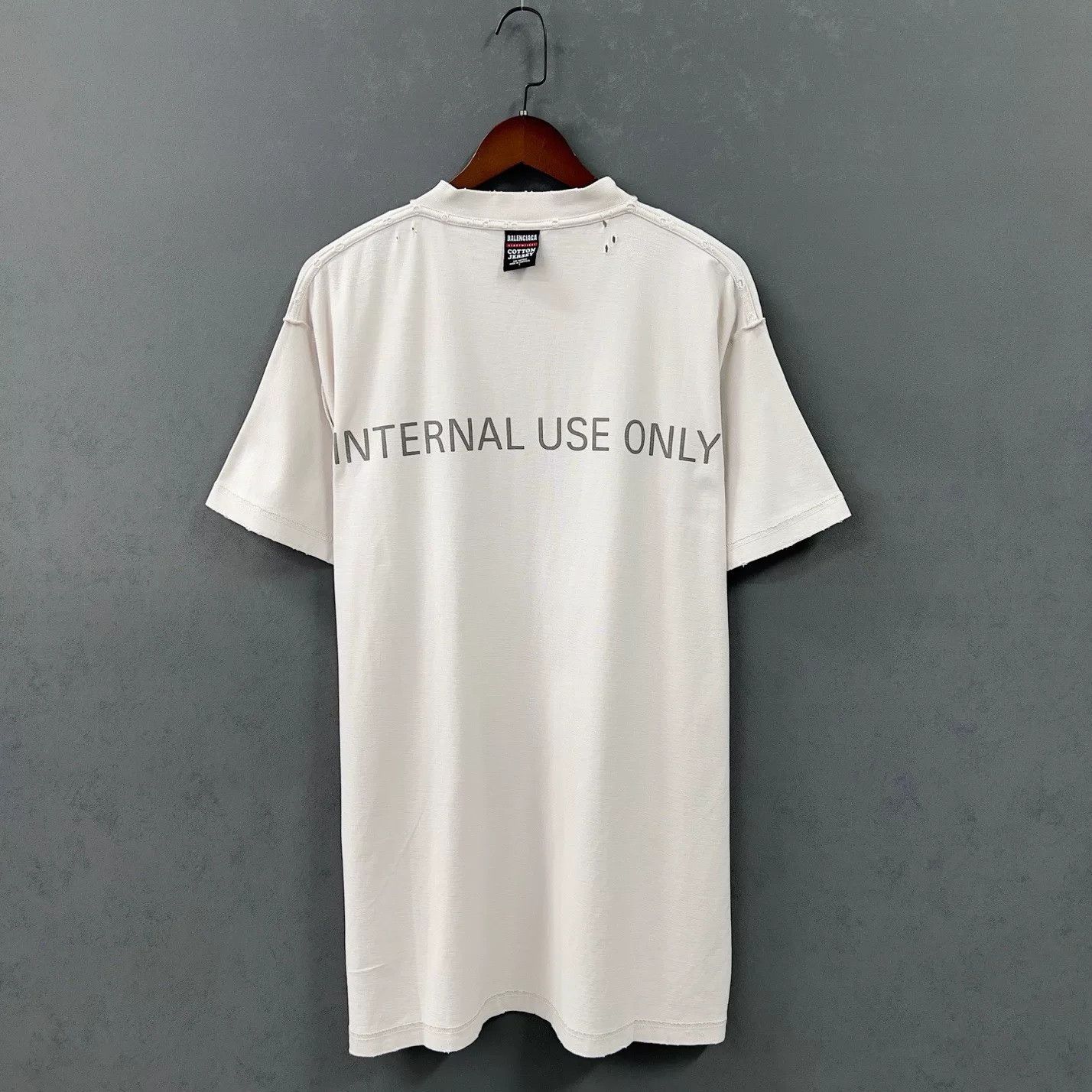 Balenciaga Balenciaga Internal Use Only T-Shirt Size S Size US S / EU 44-46 / 1 - 3 Thumbnail