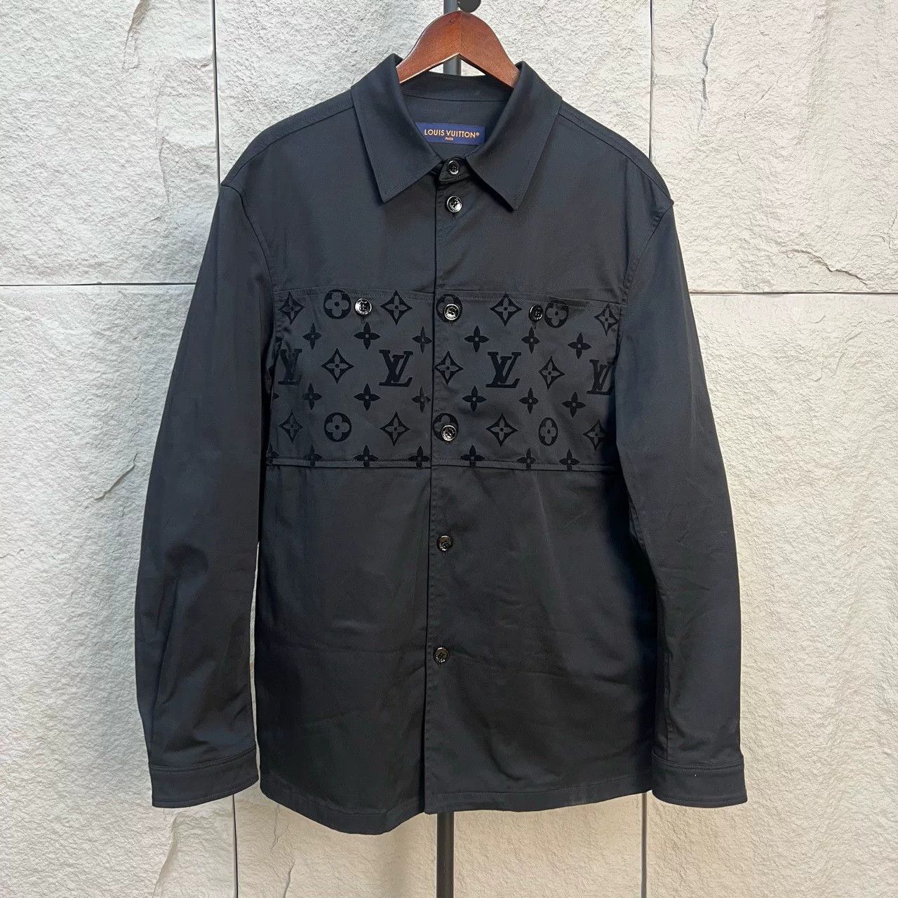 Louis Vuitton Louis Vuitton Flocked Monogram Shirt Size M Size US M / EU 48-50 / 2 - 2 Thumbnail