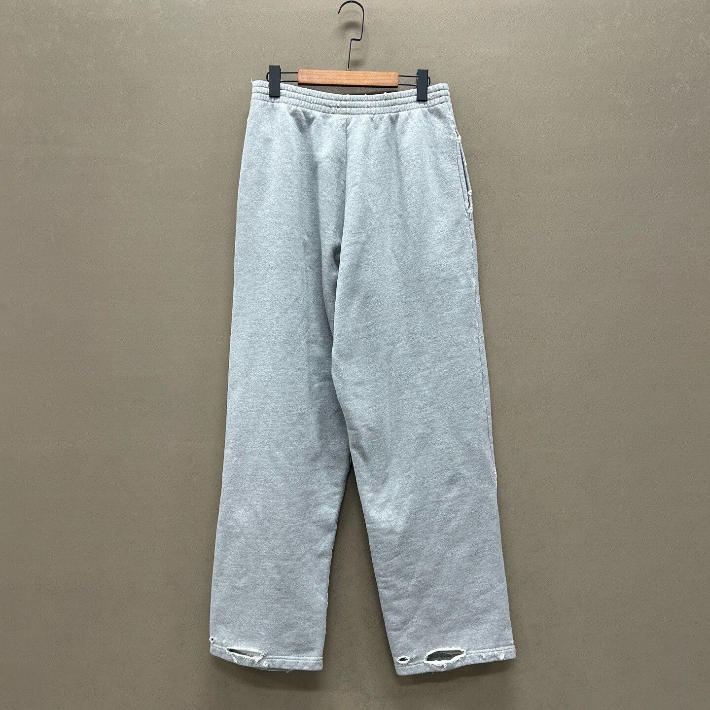 Balenciaga Balenciaga Distressed Sweatpants Size S Size US 30 / EU 46 - 3 Thumbnail
