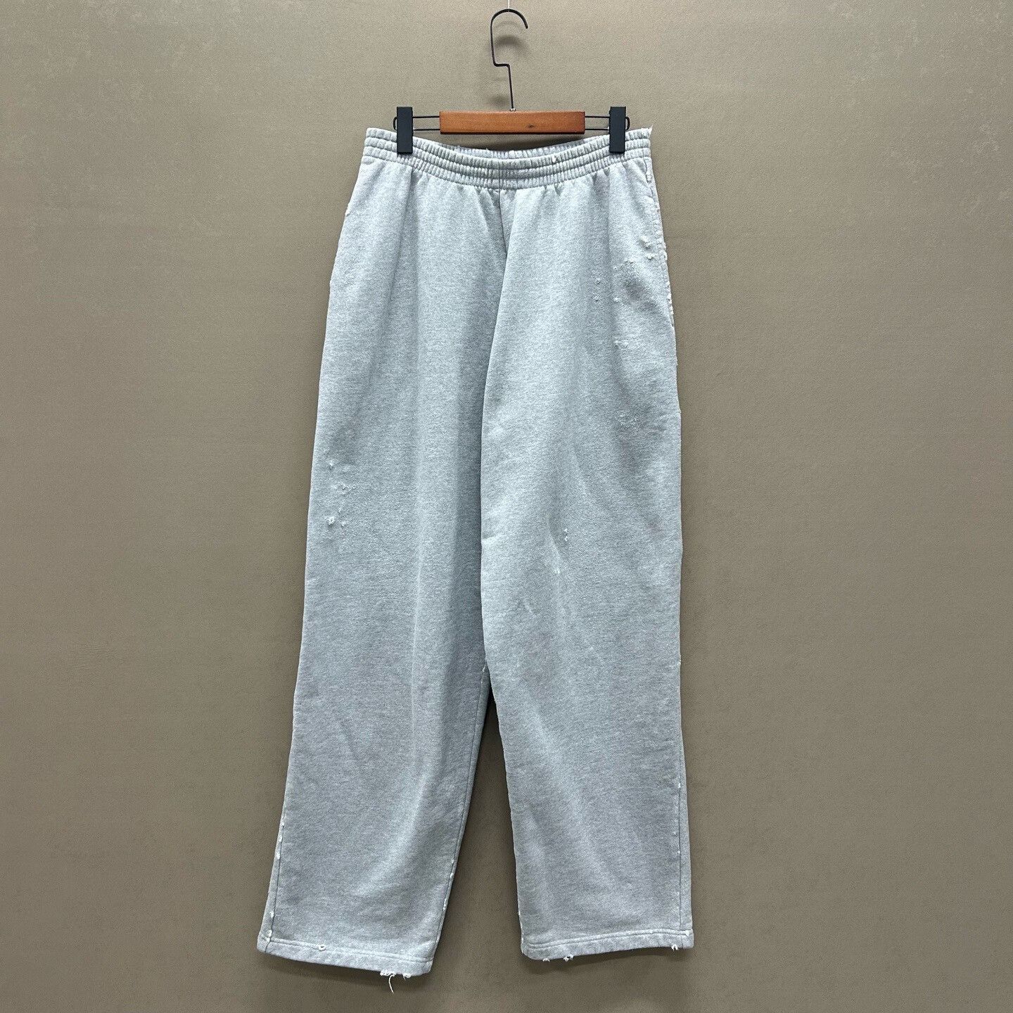 Balenciaga Balenciaga Distressed Sweatpants Size S Size US 30 / EU 46 - 2 Thumbnail