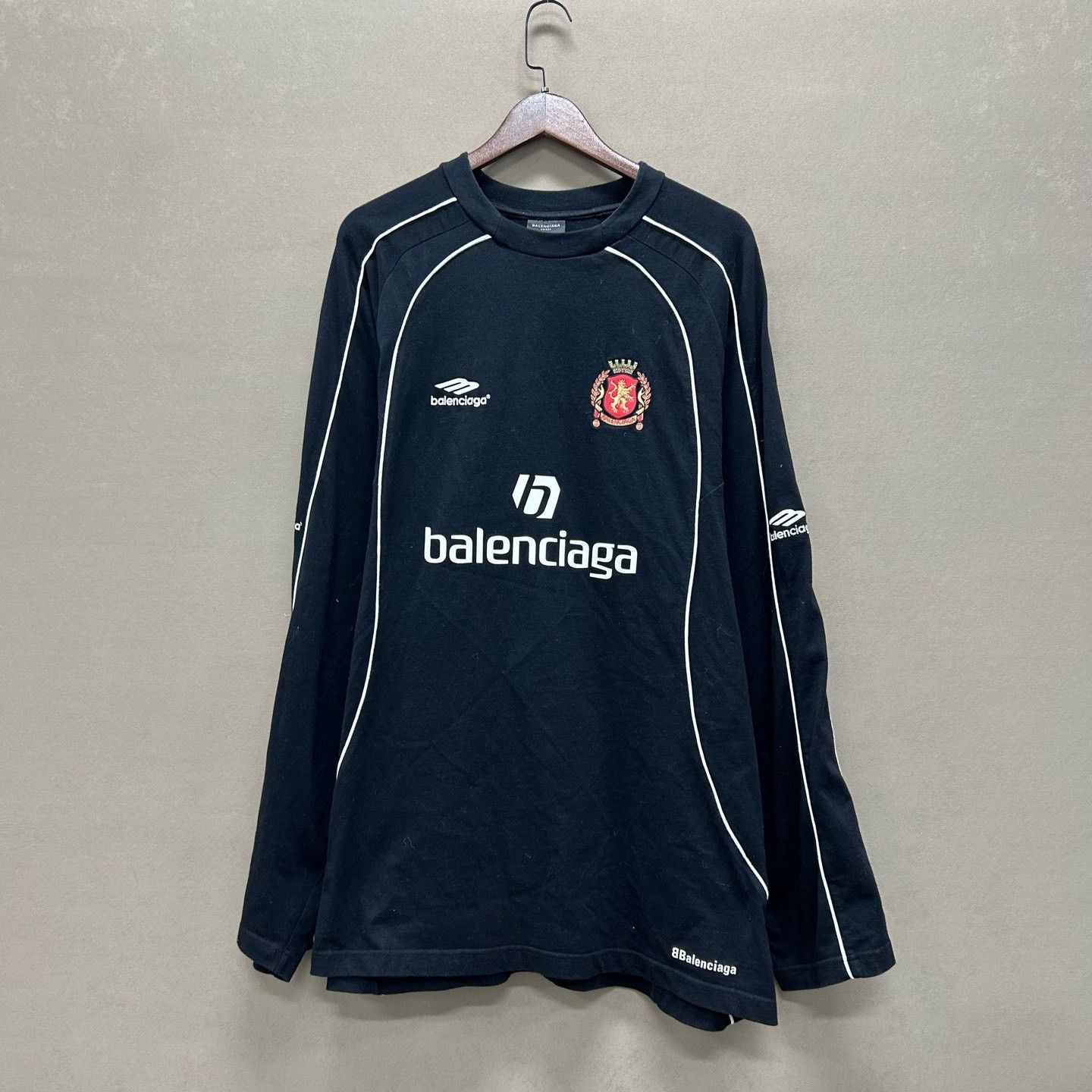 Balenciaga Balenciaga Soccer Long Sleeve T-Shirt Size M Size US M / EU 48-50 / 2 - 2 Thumbnail