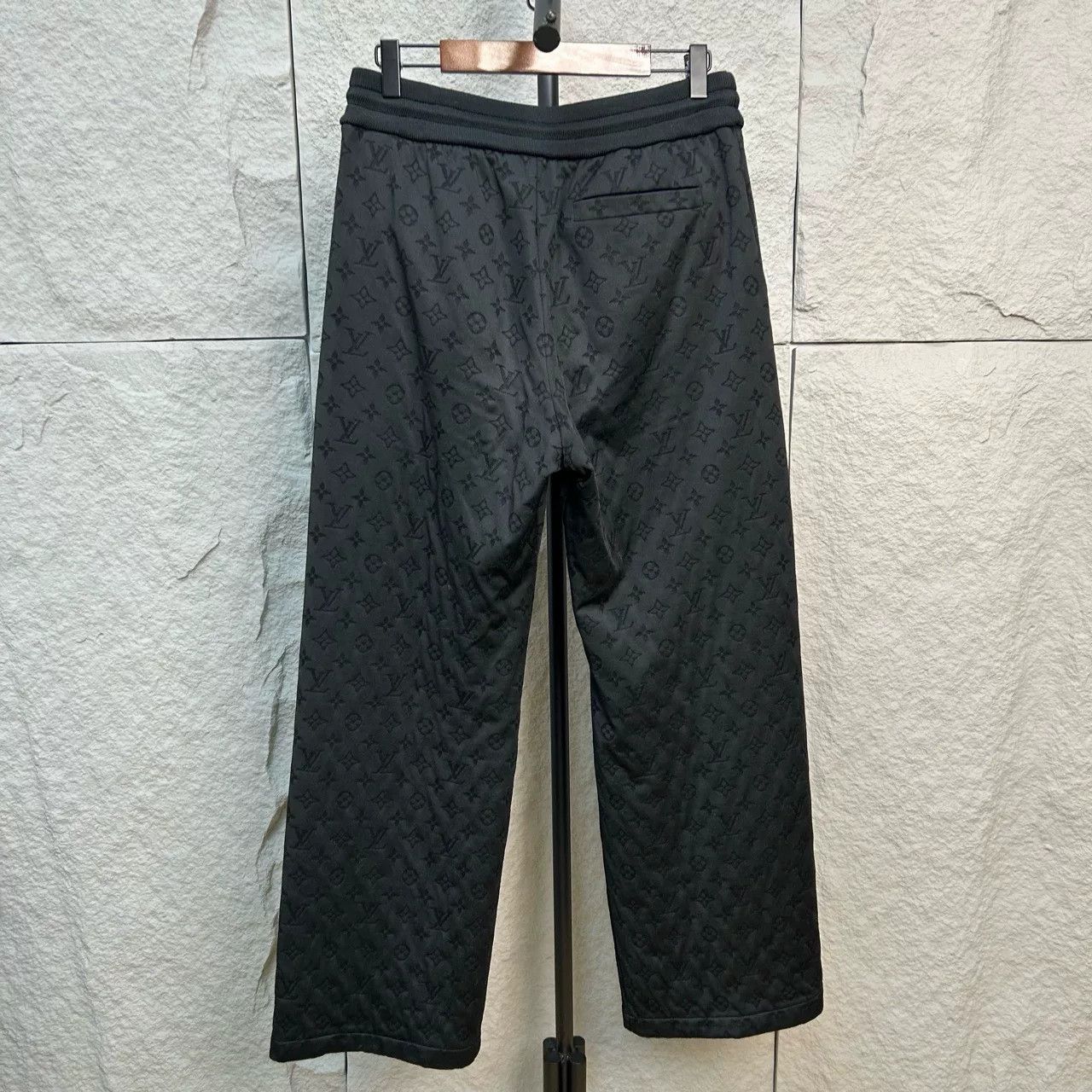 Louis Vuitton Louis Vuitton Monogram NBA Patch Casual Pants Size M Size US 32 / EU 48 - 2 Thumbnail