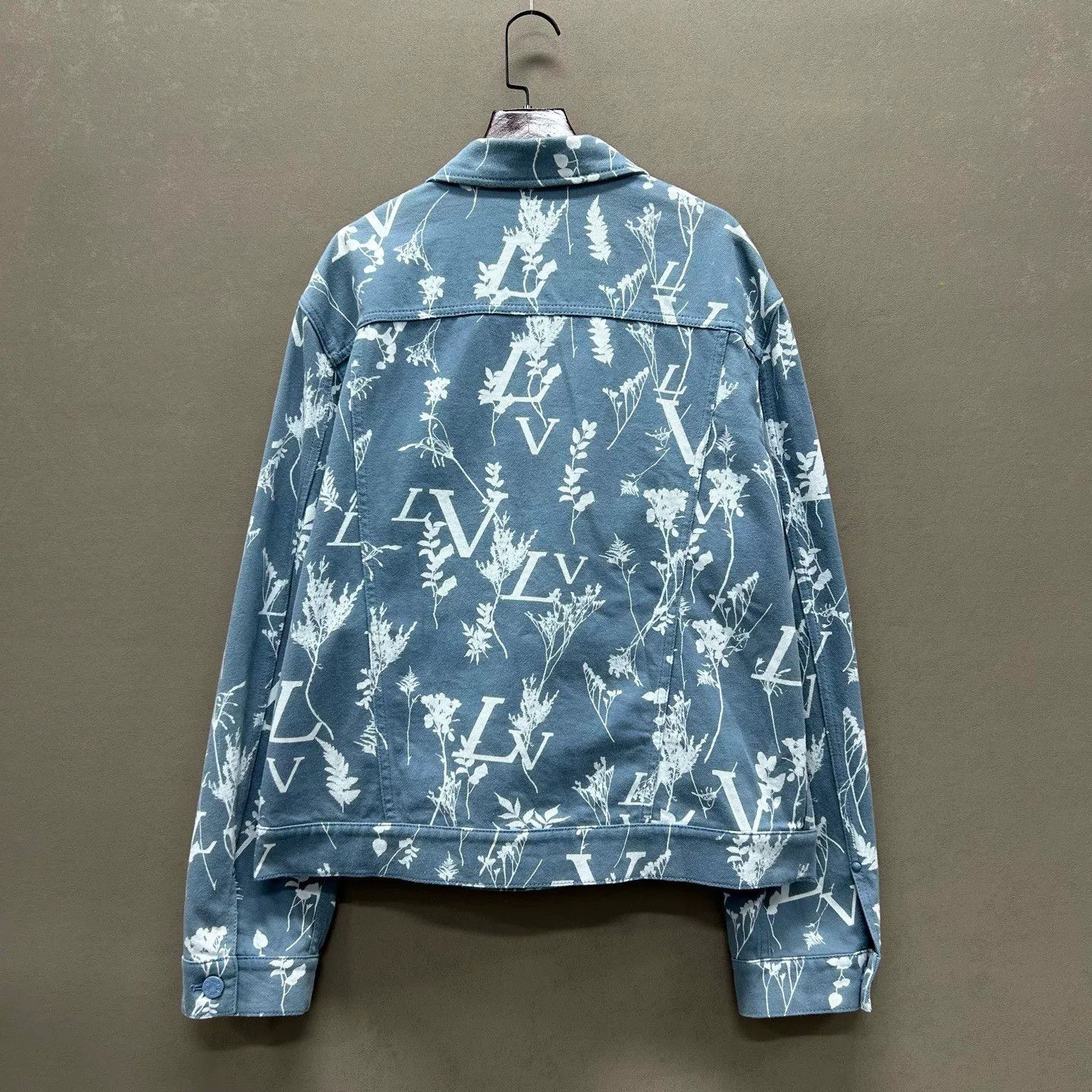 Louis Vuitton Louis Vuitton Botanical Denim Jacket Size M Size US M / EU 48-50 / 2 - 3 Thumbnail