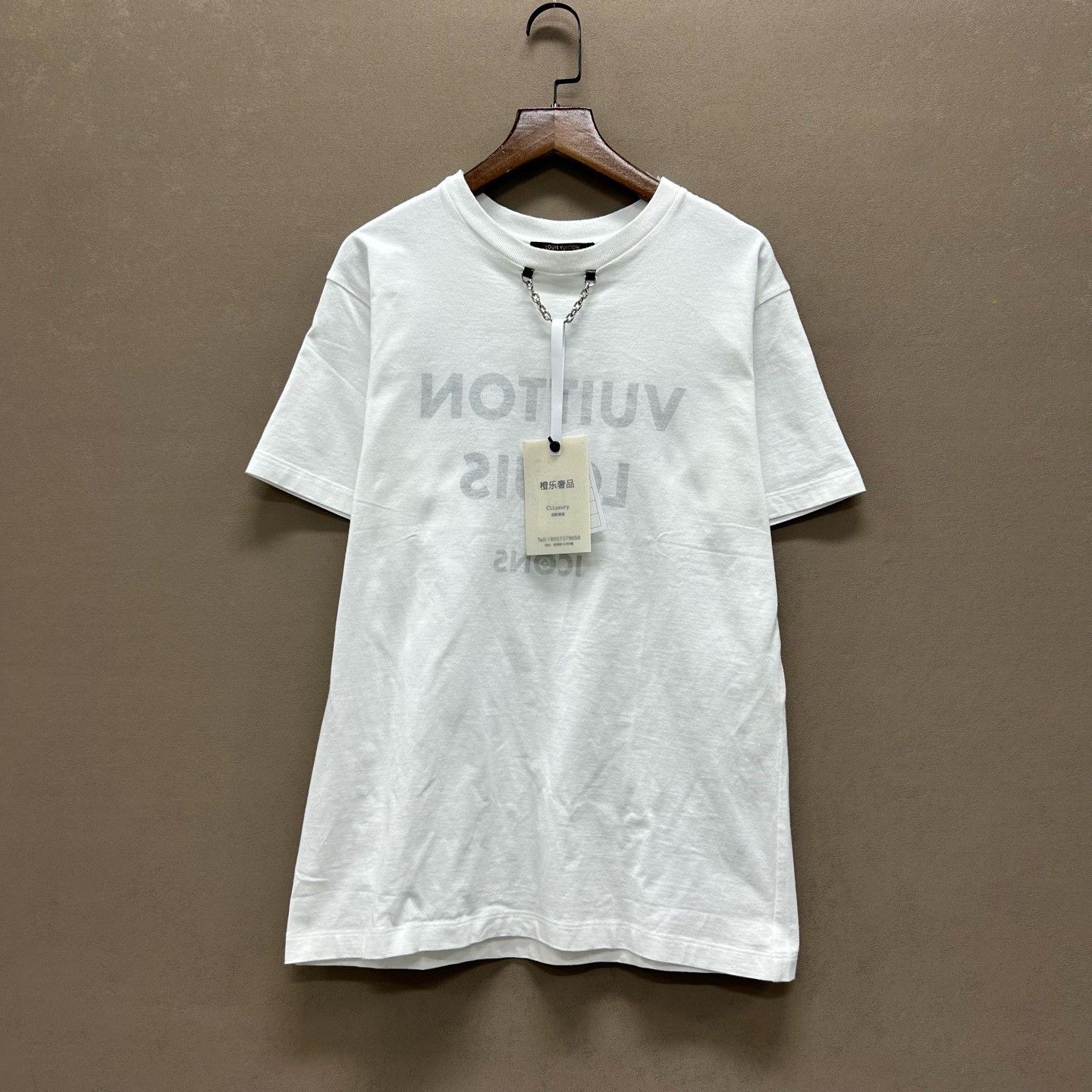 Louis Vuitton Louis Vuitton Chain Print Short Sleeve T-Shirt Size M Size US M / EU 48-50 / 2 - 2 Thumbnail