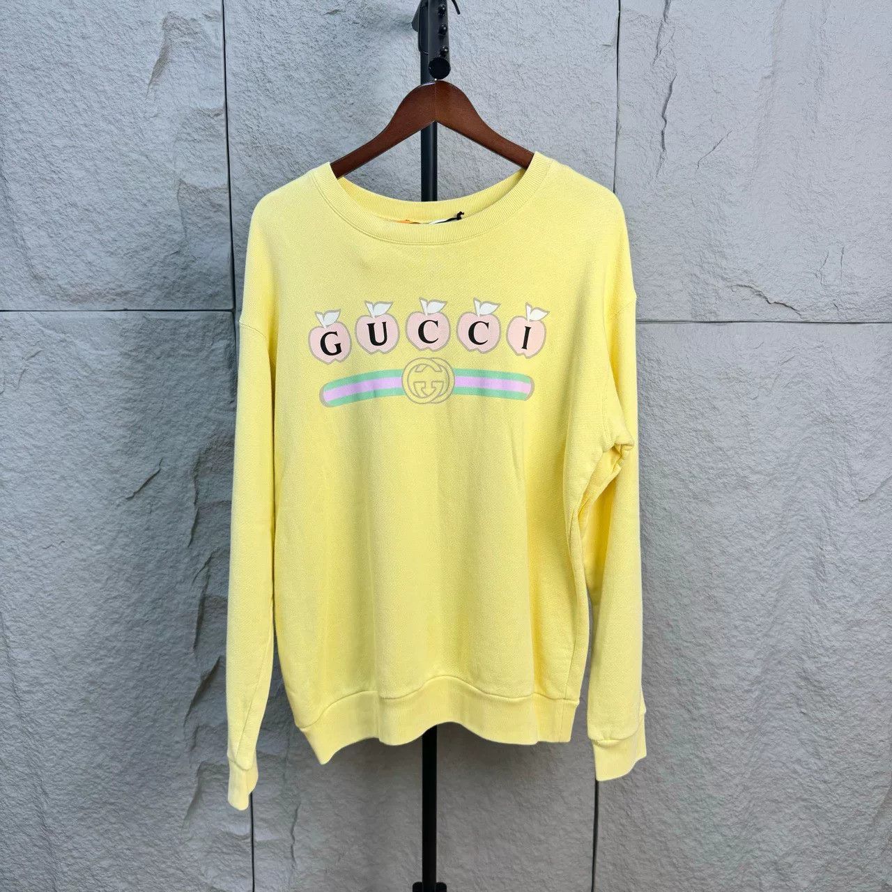 Gucci Gucci Yellow Apple Print Sweatshirt Size S Size US S / EU 44-46 / 1 - 2 Thumbnail