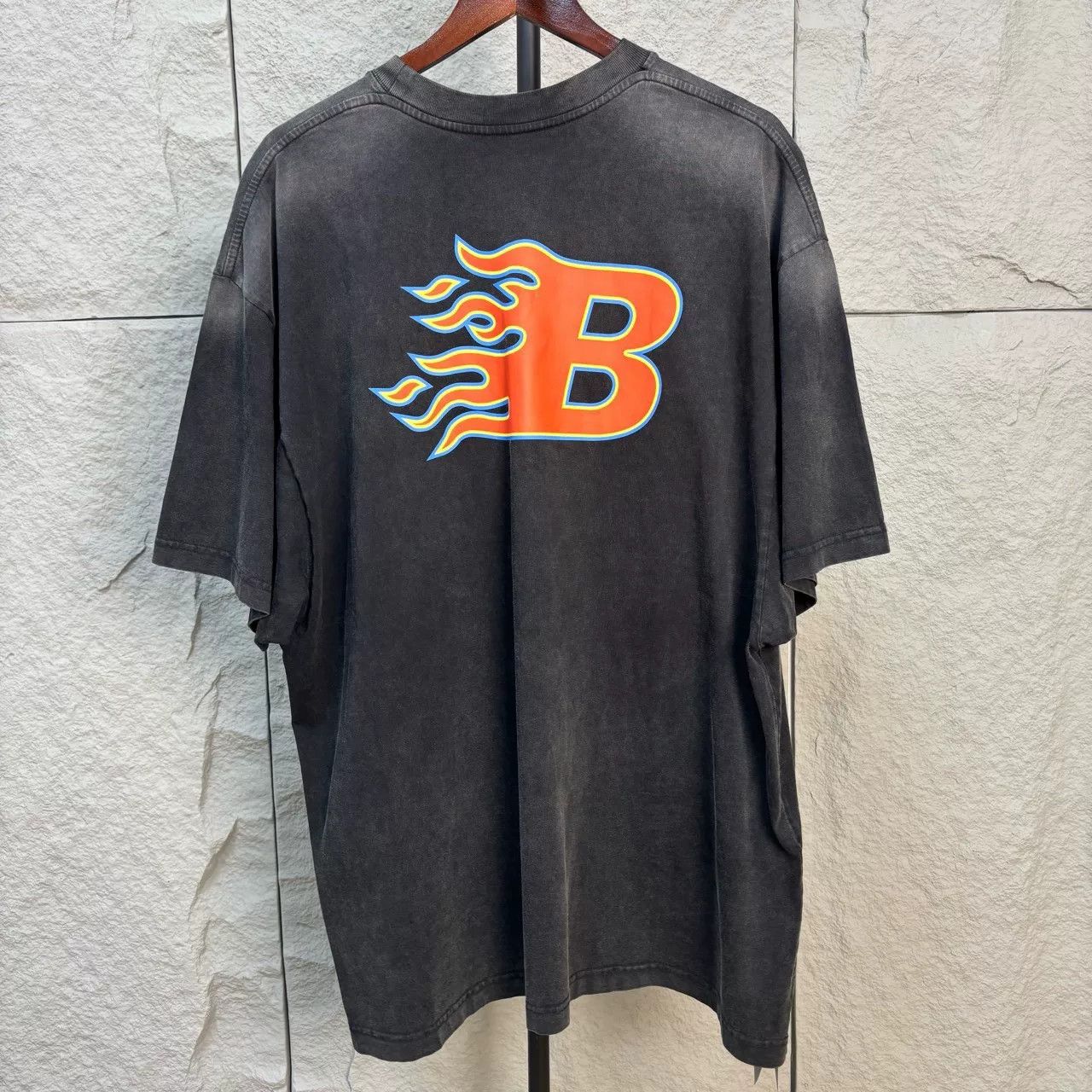 Balenciaga Balenciaga Flame B Logo T-Shirt Size XS Size US XS / EU 42 / 0 - 3 Thumbnail