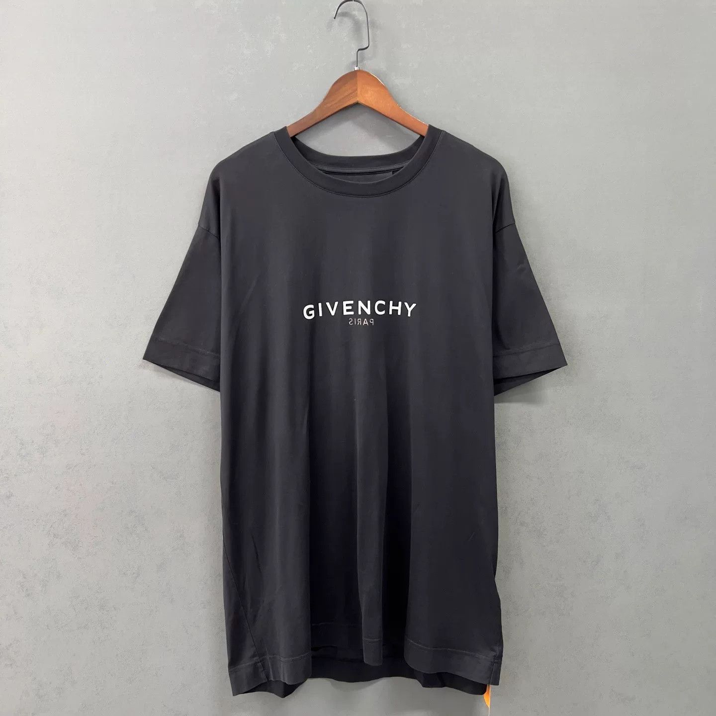 Givenchy Givenchy Logo T-Shirt Size XL Size US XL / EU 56 / 4 - 2 Thumbnail