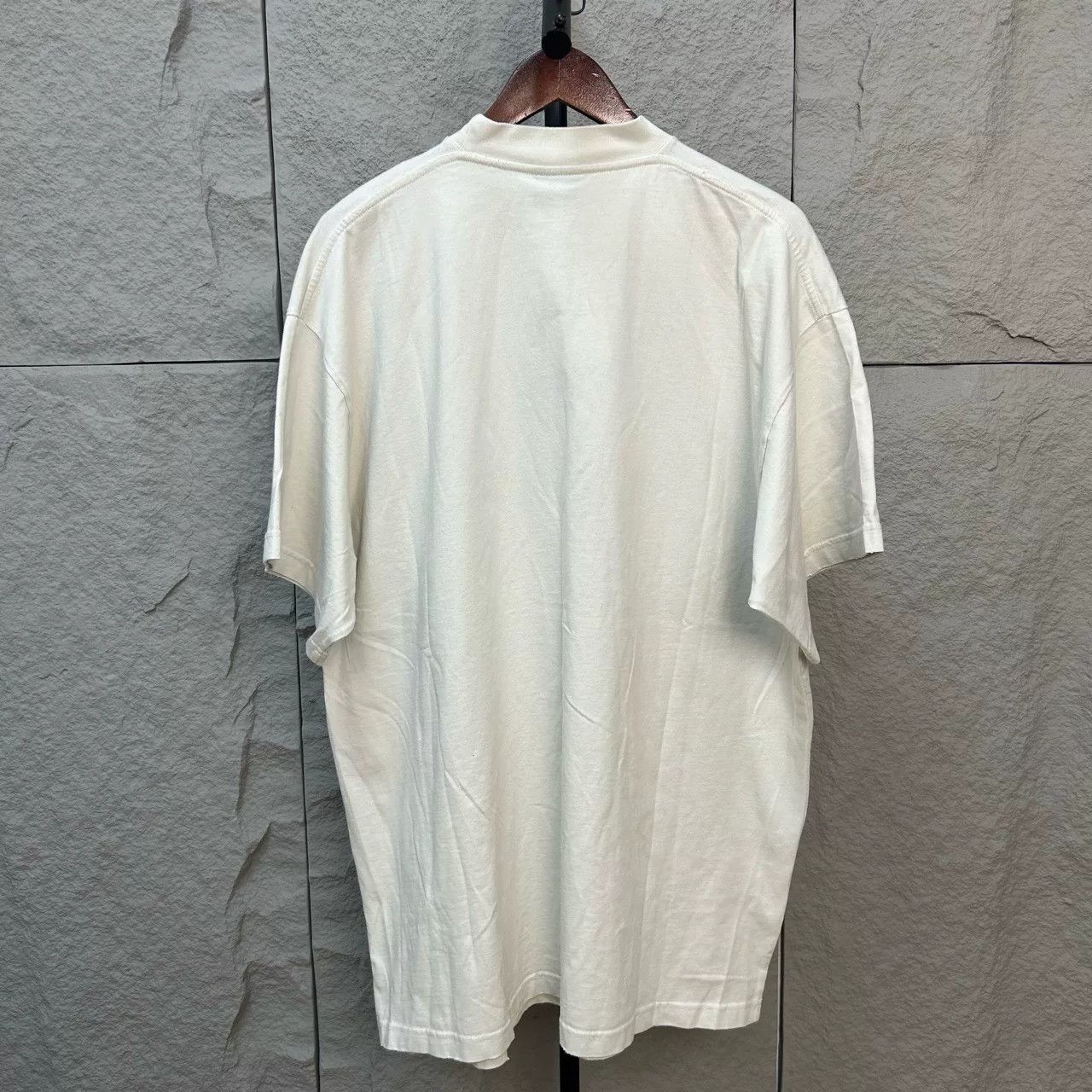 Balenciaga Balenciaga Apple Logo T-Shirt US M Size US M / EU 48-50 / 2 - 3 Thumbnail