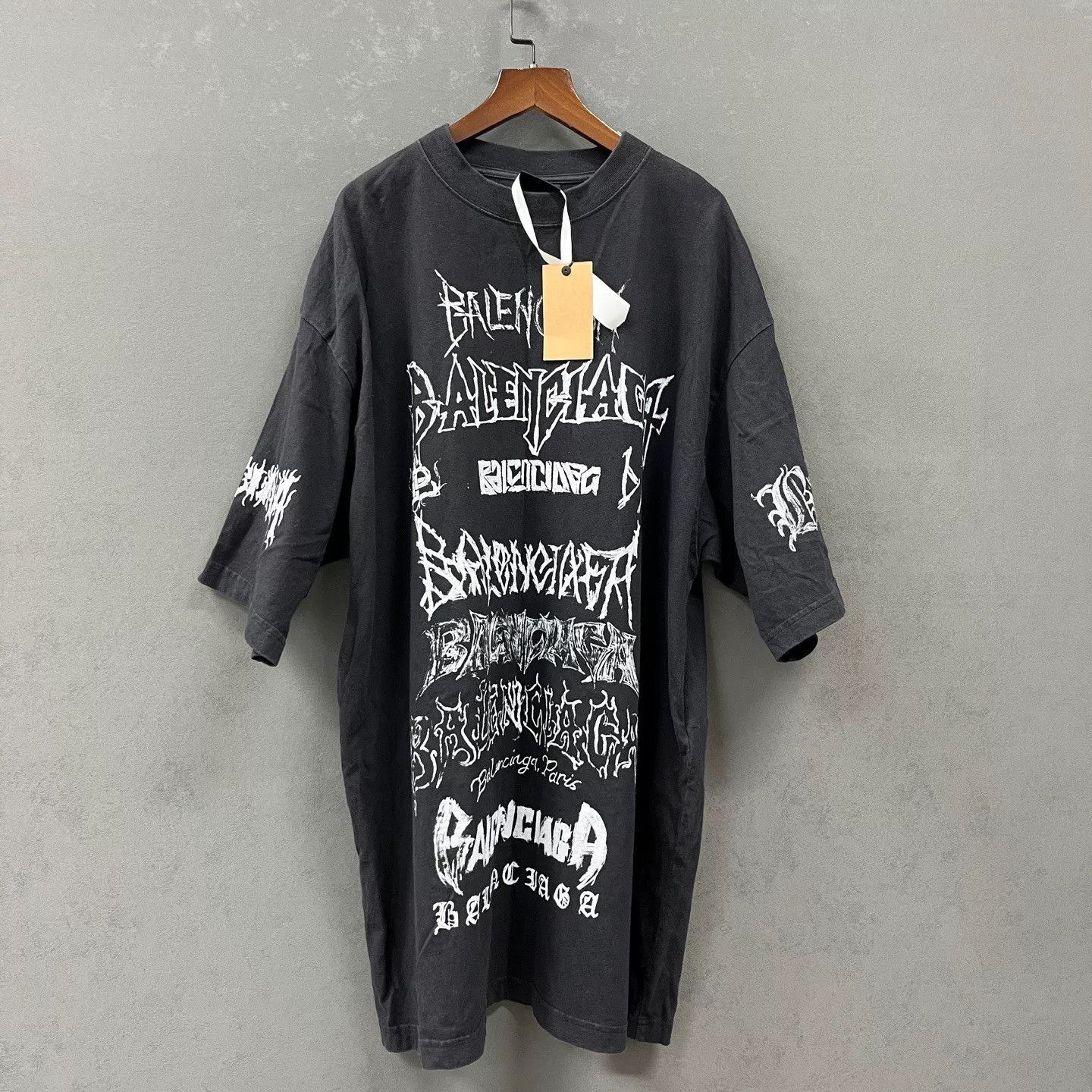 Balenciaga Balenciaga Graphic Logo T-Shirt Size L Size US L / EU 52-54 / 3 - 2 Thumbnail