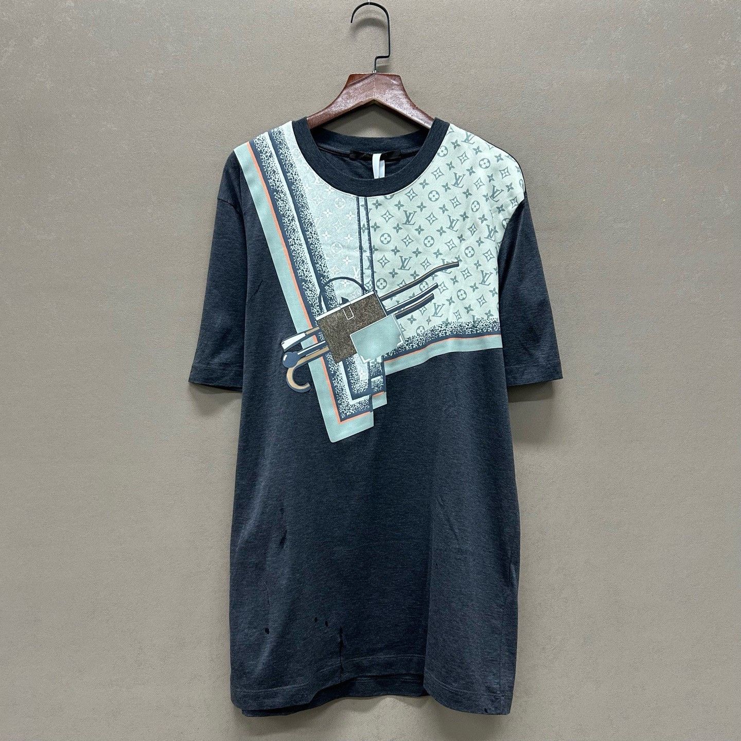 Louis Vuitton Louis Vuitton Monogram T-Shirt Size M Size US M / EU 48-50 / 2 - 2 Thumbnail