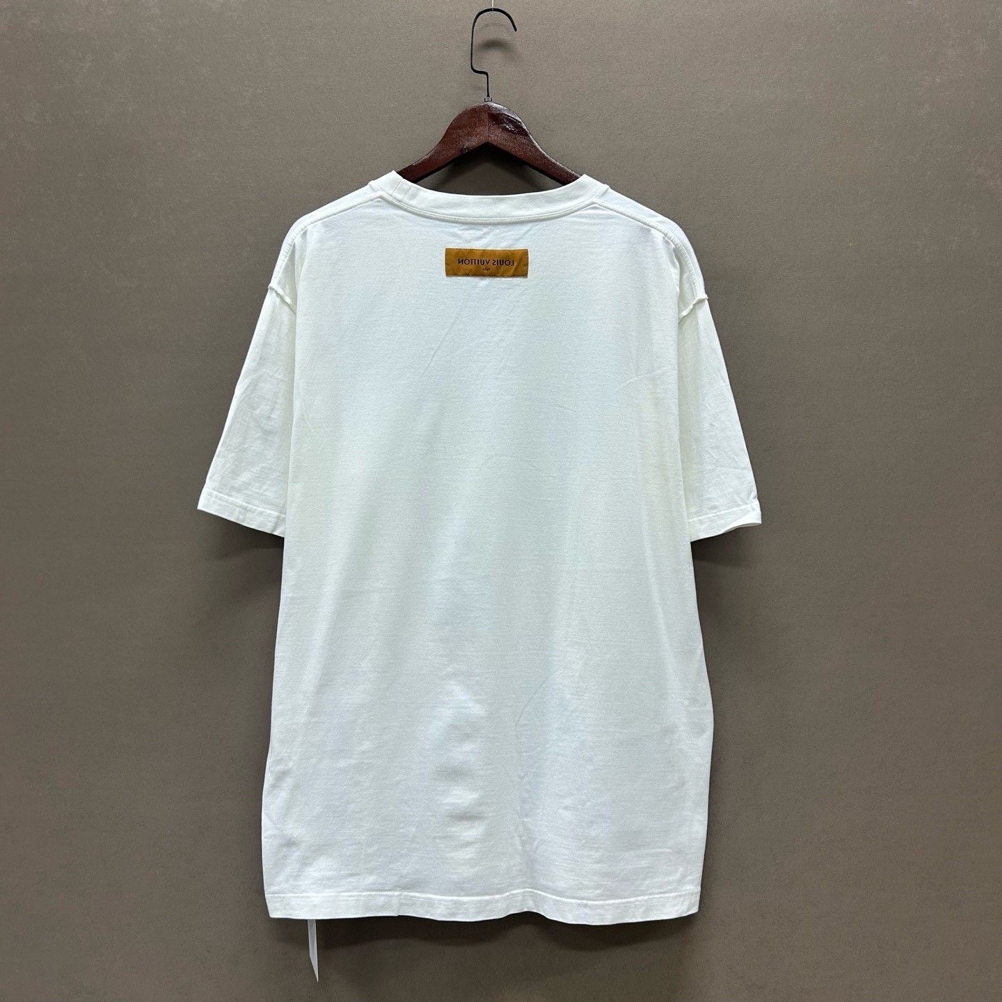 Louis Vuitton Louis Vuitton Embossed Logo T-Shirt Size XXL Size US XXL / EU 58 / 5 - 3 Thumbnail