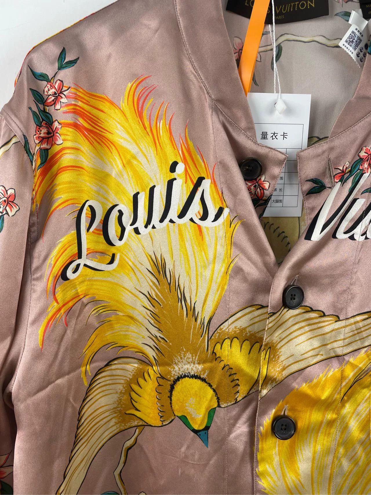 Louis Vuitton Louis Vuitton Bird & Flower Silk Shirt Size S Size US S / EU 44-46 / 1 - 3 Thumbnail