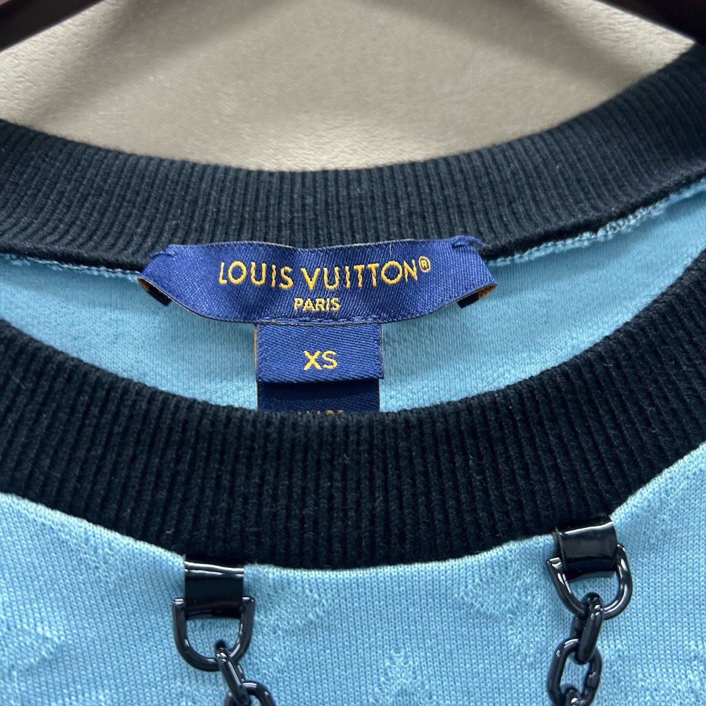 Louis Vuitton Louis Vuitton Embossed Monogram Chain T-Shirt Size XS Size US XS / EU 42 / 0 - 4 Thumbnail