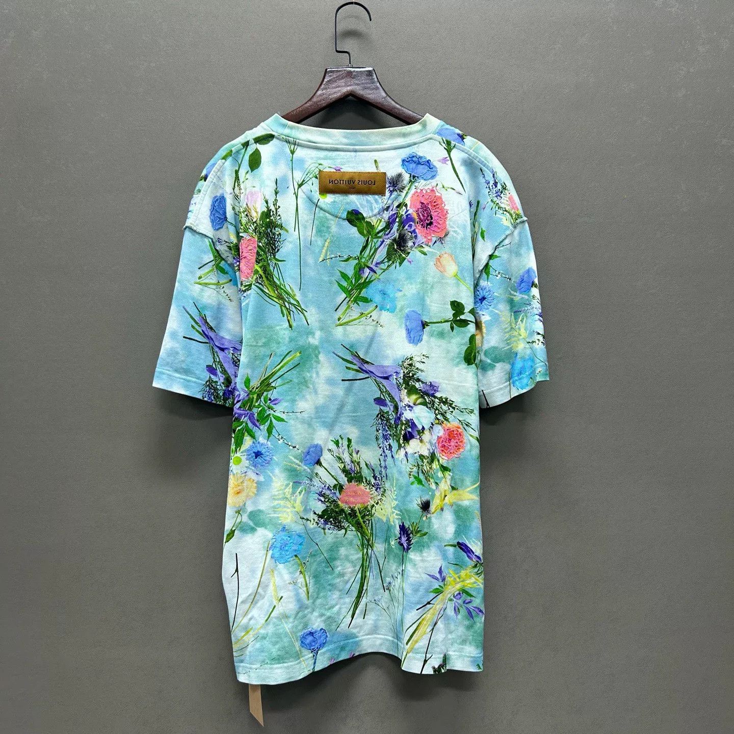 Louis Vuitton Louis Vuitton Floral Short Sleeve T-Shirt Size M Size US M / EU 48-50 / 2 - 3 Thumbnail