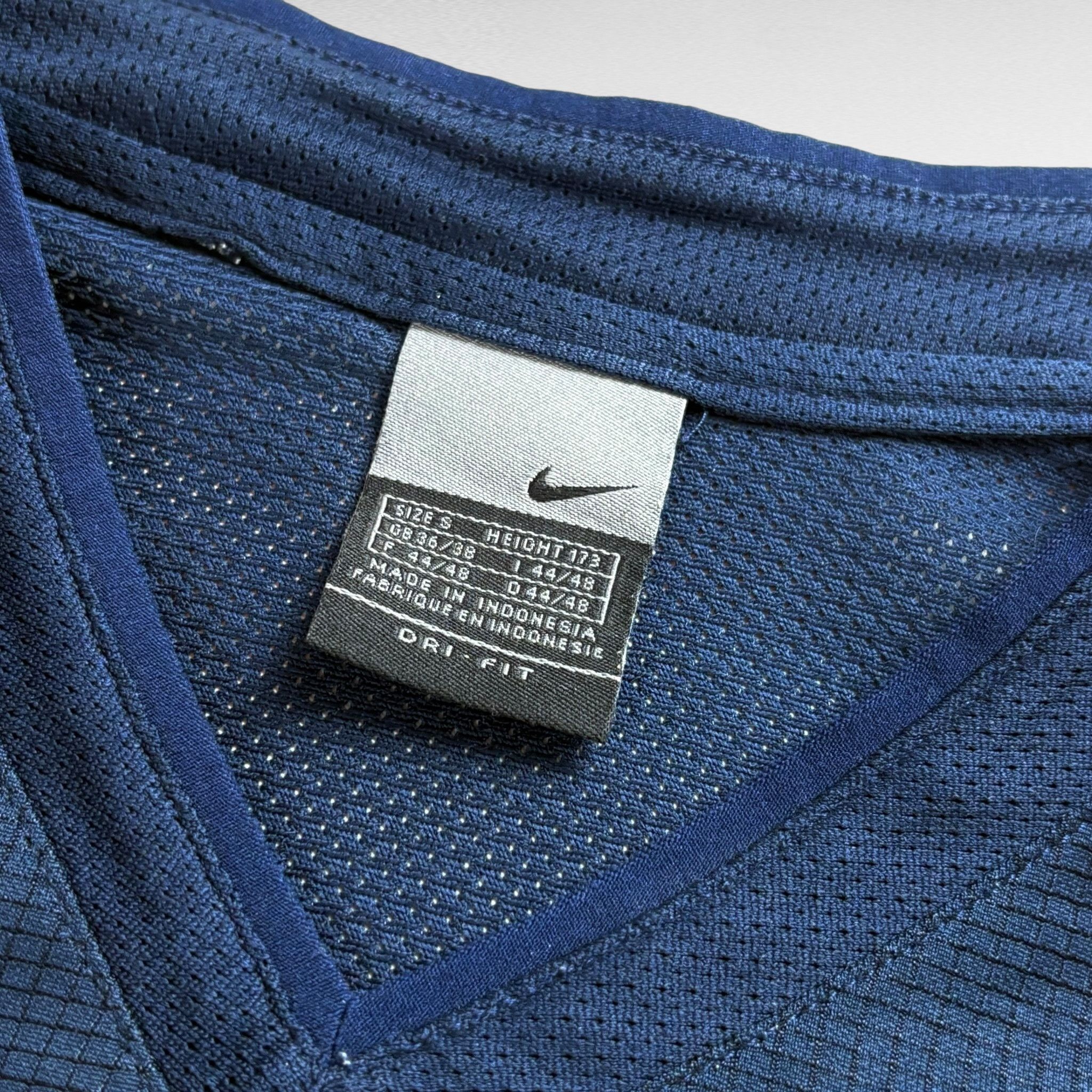 Nike Nike 00s Shirt Size S Size US S / EU 44-46 / 1 - 5 Thumbnail