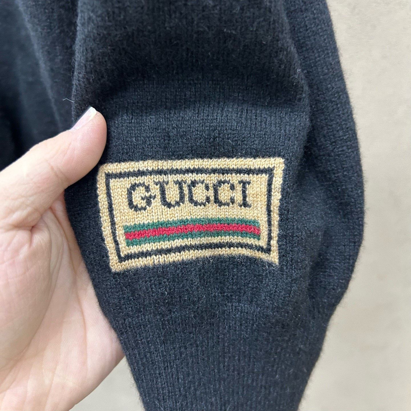 Gucci Gucci Logo Patch Cashmere Sweater Size XL Size US XL / EU 56 / 4 - 4 Thumbnail