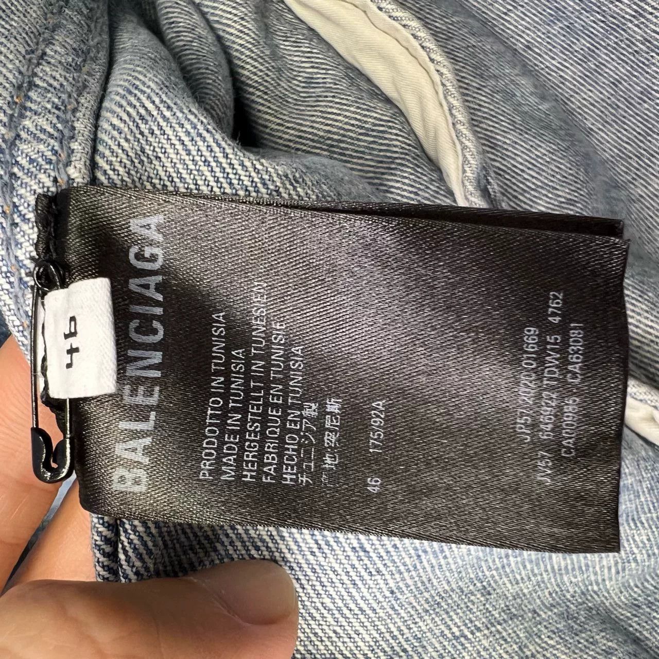 Balenciaga Balenciaga Languages Logo Denim Jacket Size 46 Size US S / EU 44-46 / 1 - 4 Thumbnail