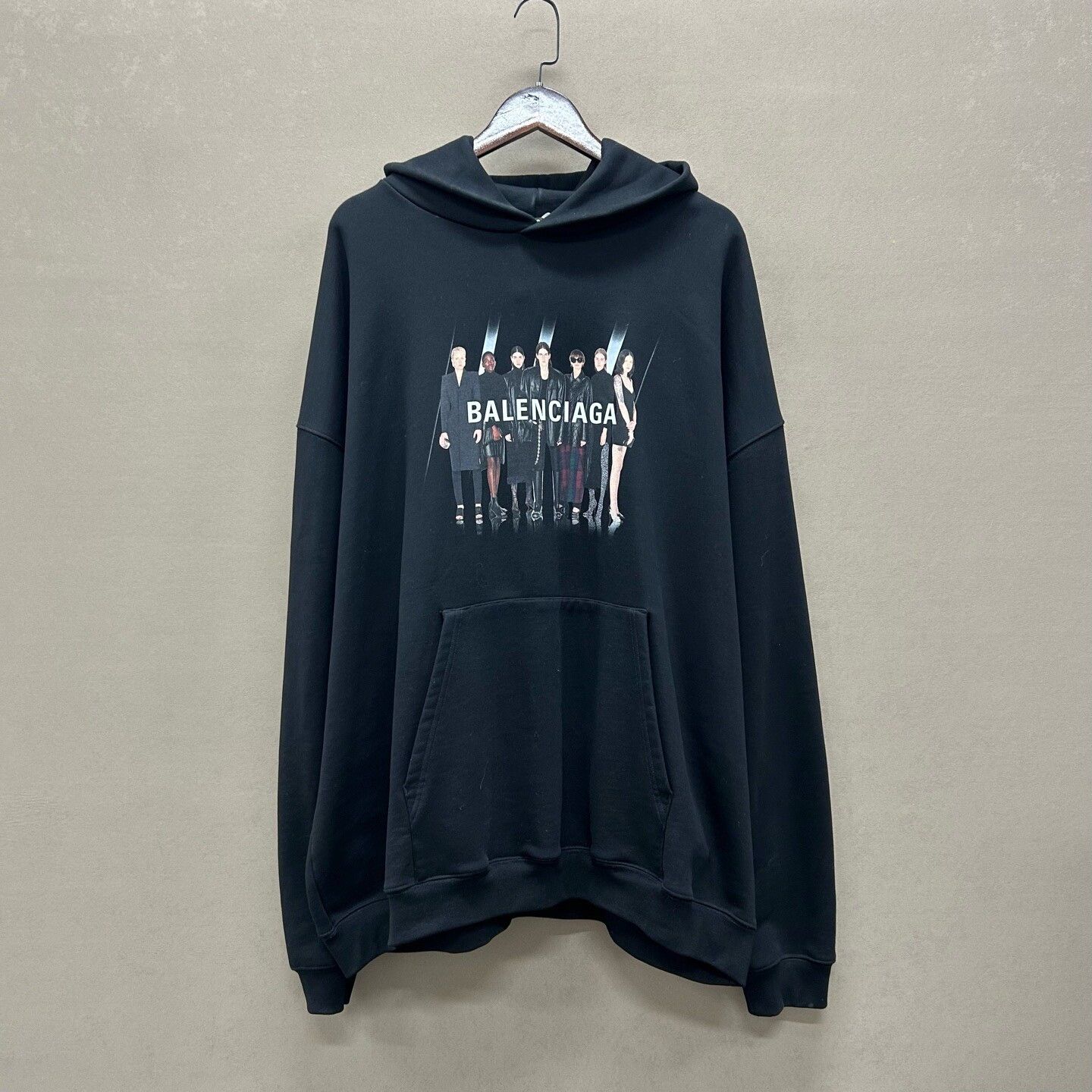 Balenciaga Balenciaga People Graphic Hoodie Size M Size US M / EU 48-50 / 2 - 2 Thumbnail