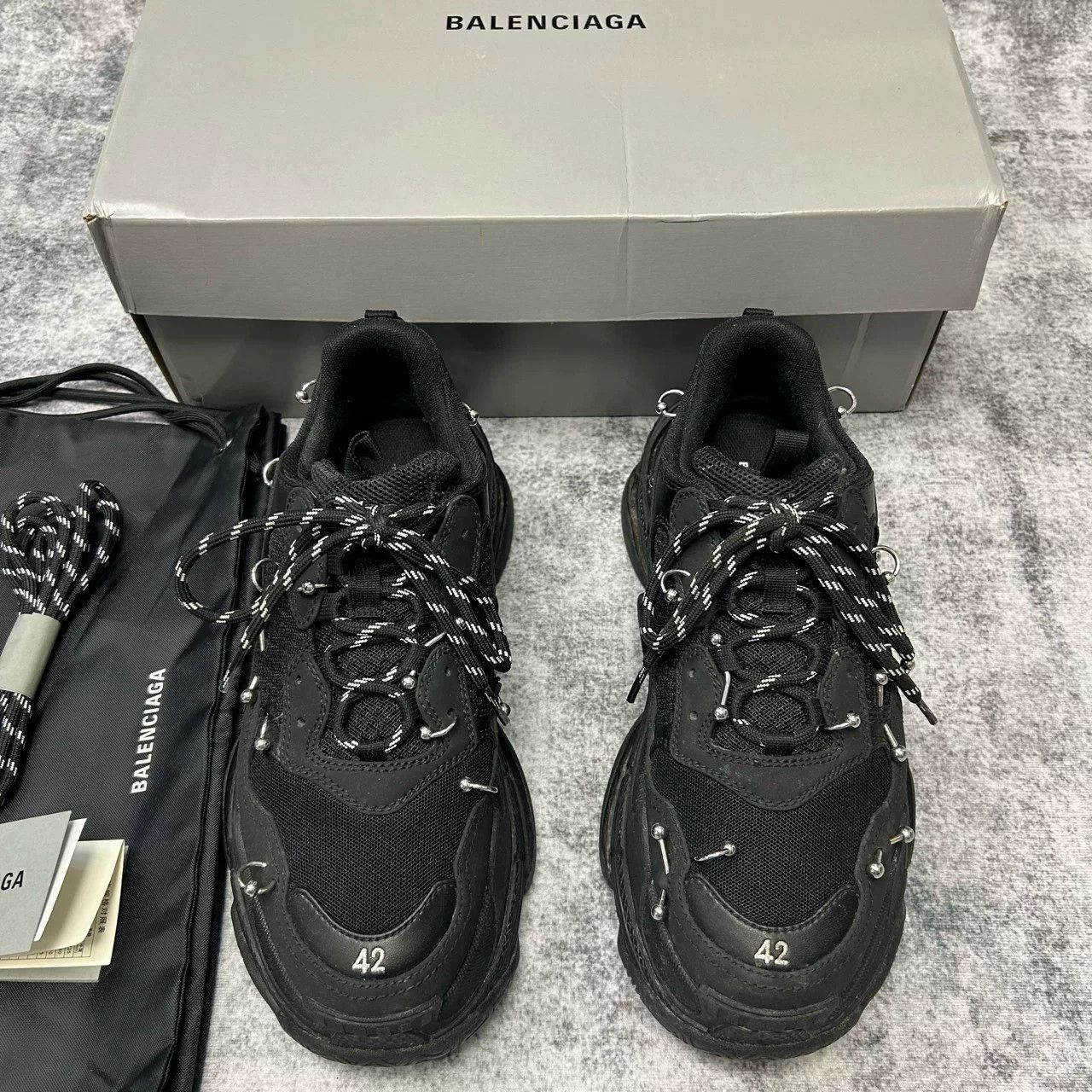 Balenciaga Balenciaga Studded Triple S Sneakers US 9 Size US 9 / EU 42 - 2 Thumbnail
