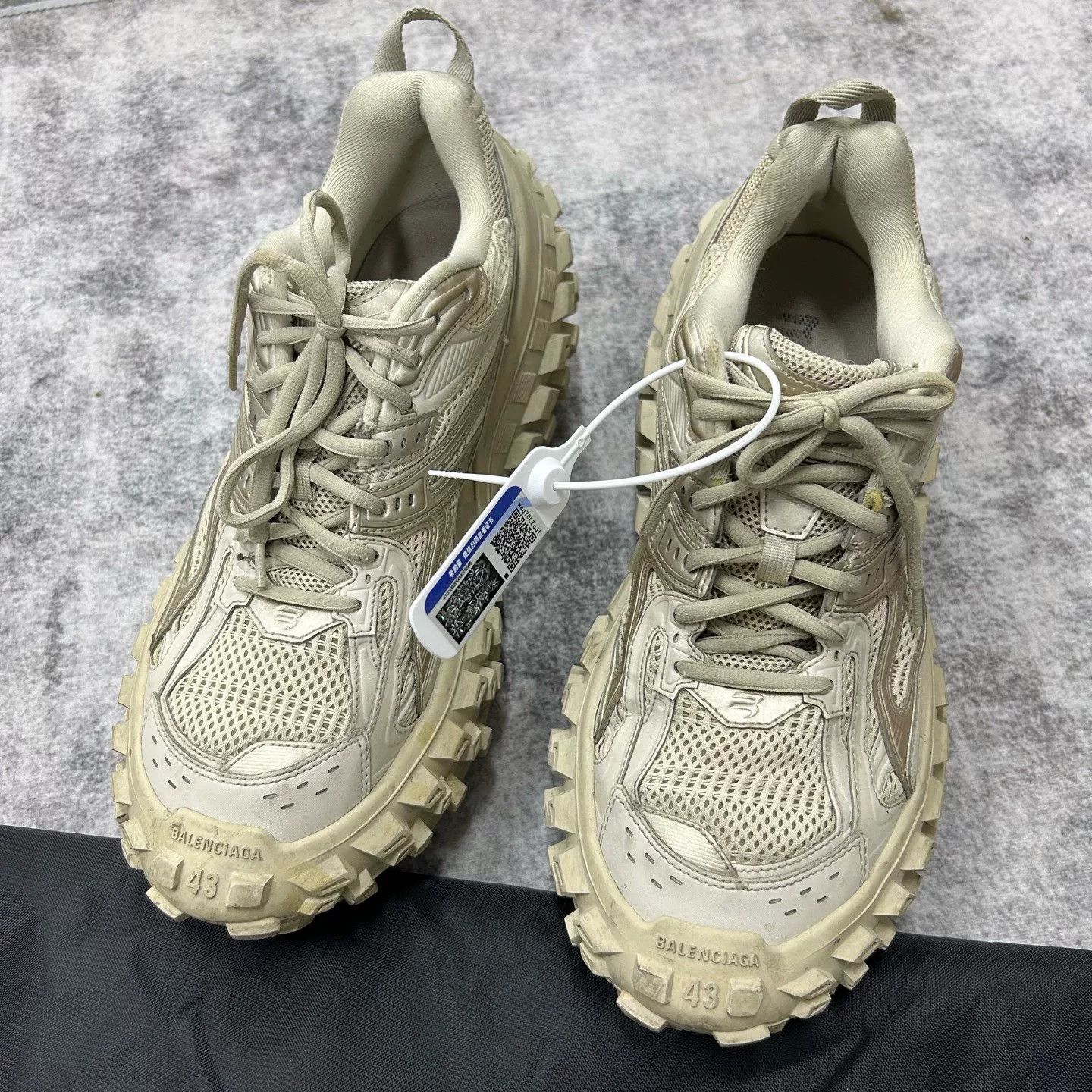 Balenciaga Balenciaga Defender Sneakers Size 10 Size US 10 / EU 43 - 4 Thumbnail
