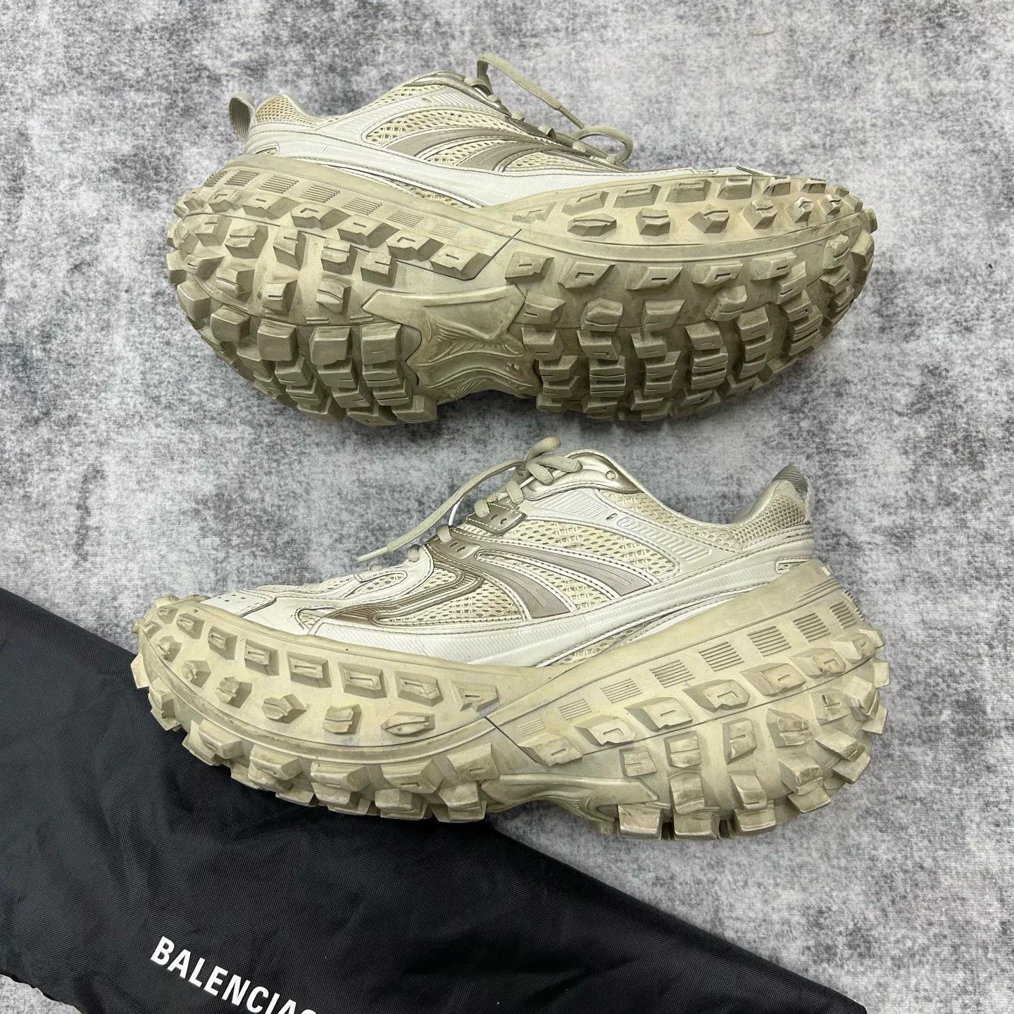 Balenciaga Balenciaga Defender Sneakers Size 10 Size US 10 / EU 43 - 5 Thumbnail