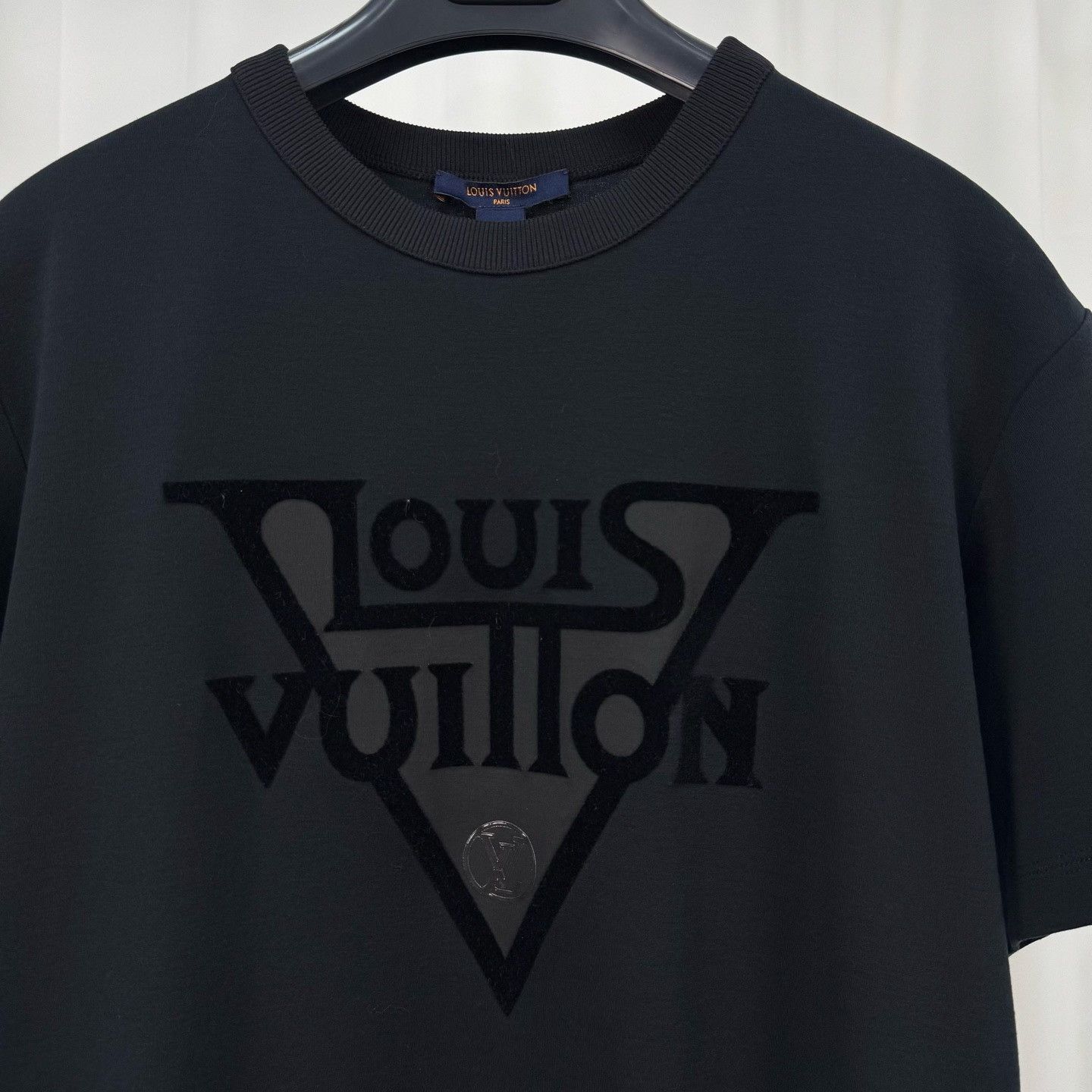 Louis Vuitton Louis Vuitton Flocked Logo T-Shirt Size L Size US L / EU 52-54 / 3 - 4 Thumbnail