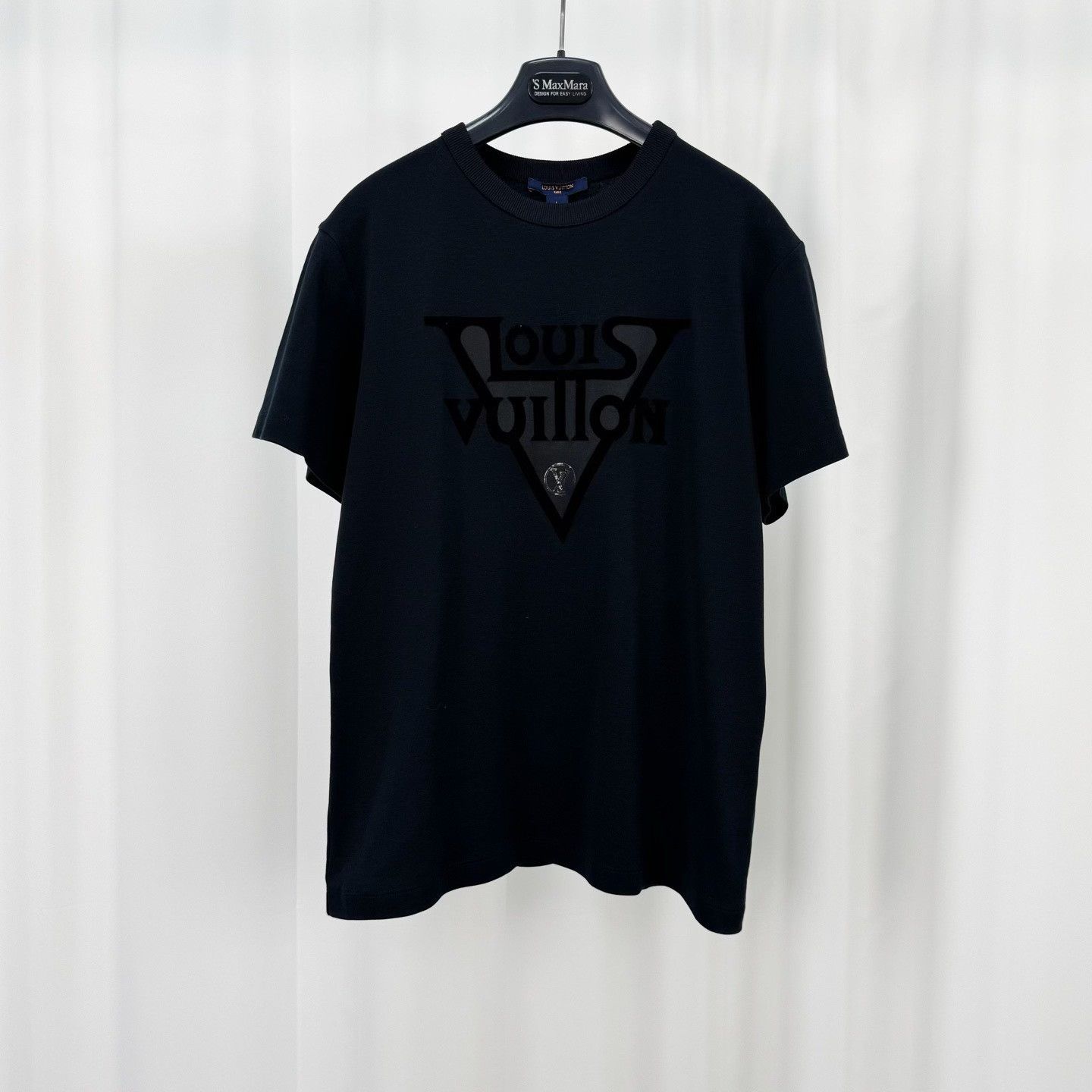 Louis Vuitton Louis Vuitton Flocked Logo T-Shirt Size L Size US L / EU 52-54 / 3 - 2 Thumbnail