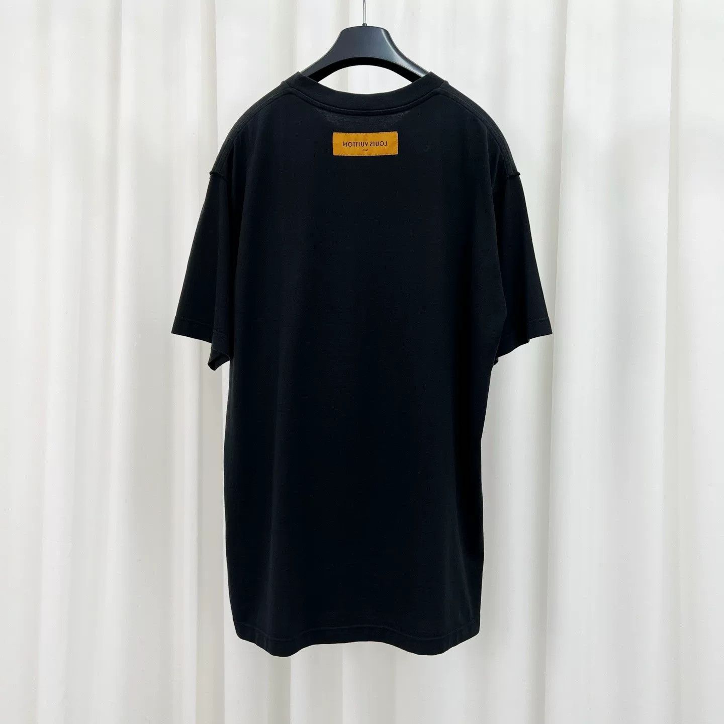 Louis Vuitton Louis Vuitton Neon Logo T-Shirt Size L Size US L / EU 52-54 / 3 - 3 Thumbnail