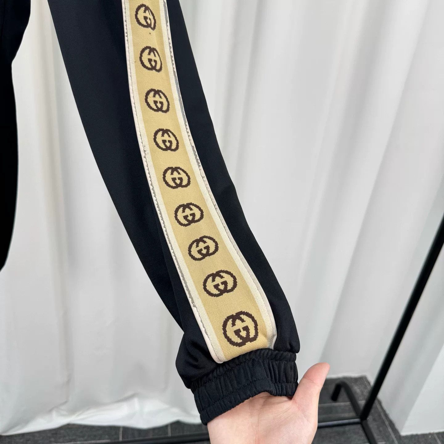 Gucci Gucci 3M Reflective Side Stripe Track Pants Size M Size US 32 / EU 48 - 5 Thumbnail