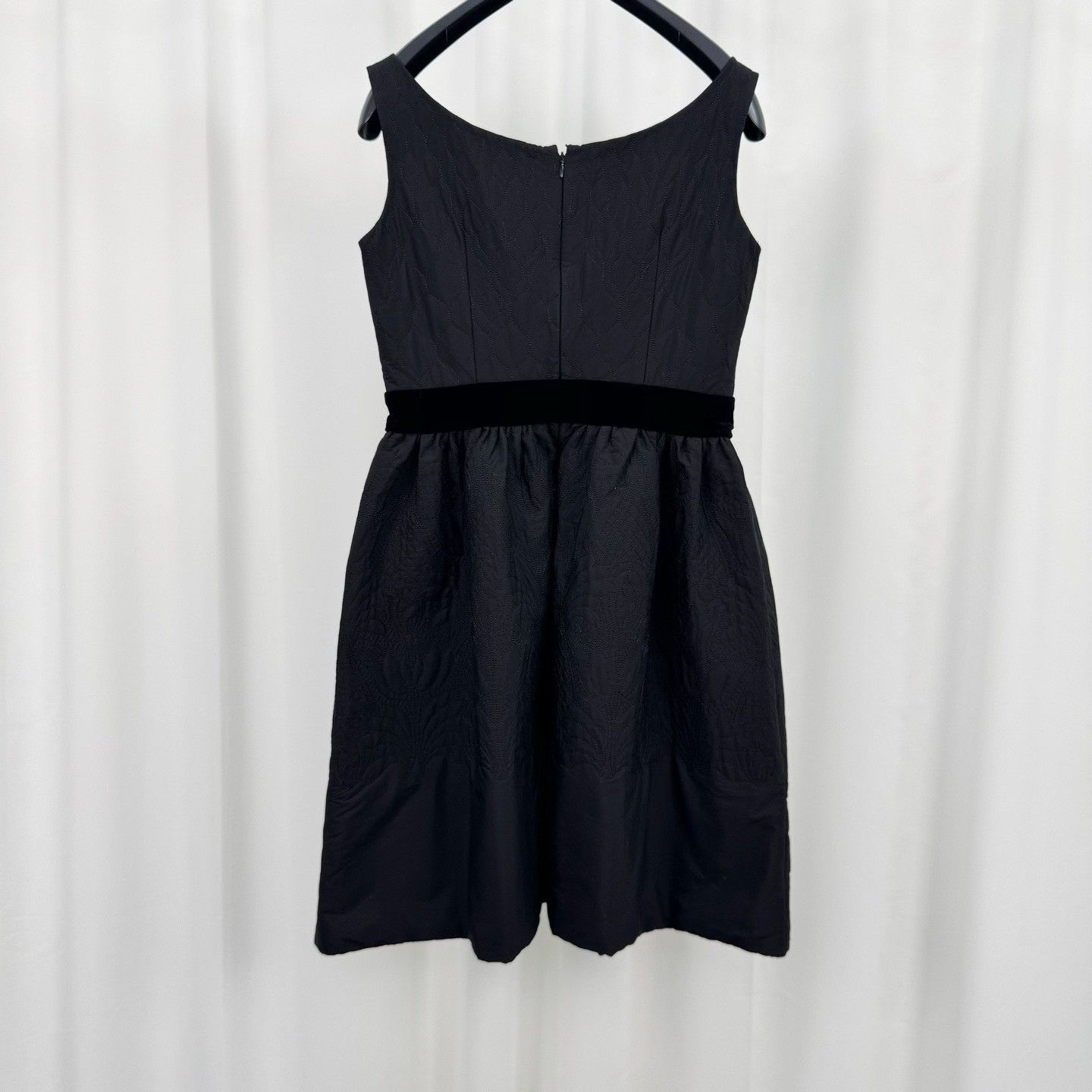 Prada Prada Quilted Sleeveless Dress Size 42 Size M / US 6-8 / IT 42-44 - 3 Thumbnail
