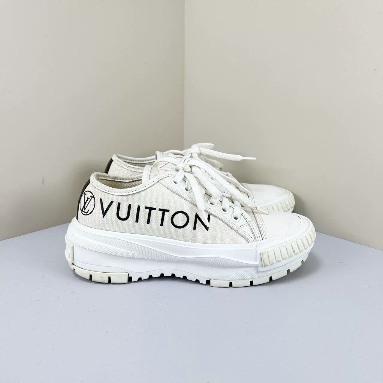 Louis Vuitton Louis Vuitton Squad Low-Top Sneakers Size 34 Size US 4 / IT 34 - 5 Thumbnail