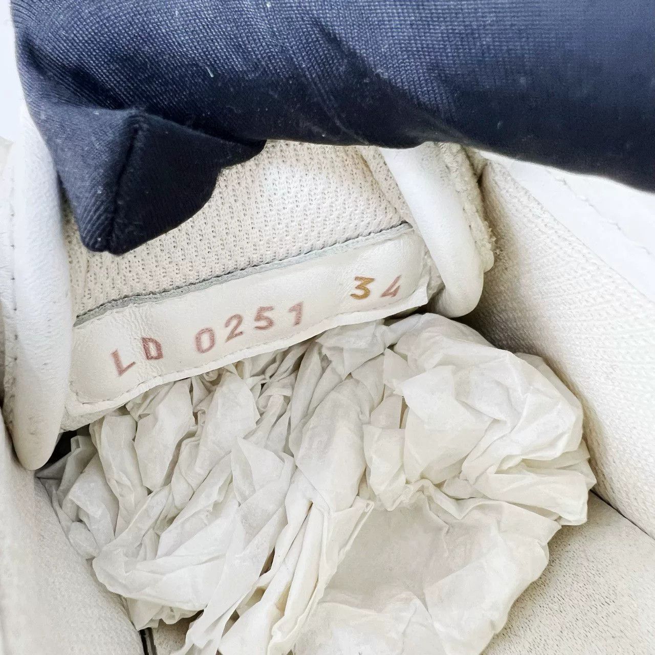 Louis Vuitton Louis Vuitton Squad Low-Top Sneakers Size 34 Size US 4 / IT 34 - 7 Thumbnail
