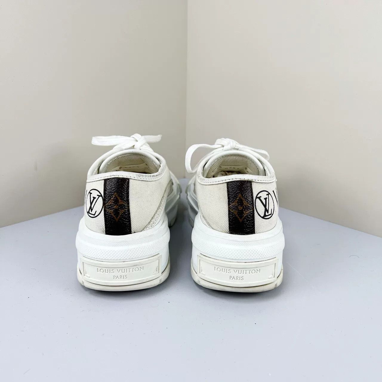 Louis Vuitton Louis Vuitton Squad Low-Top Sneakers Size 34 Size US 4 / IT 34 - 4 Thumbnail