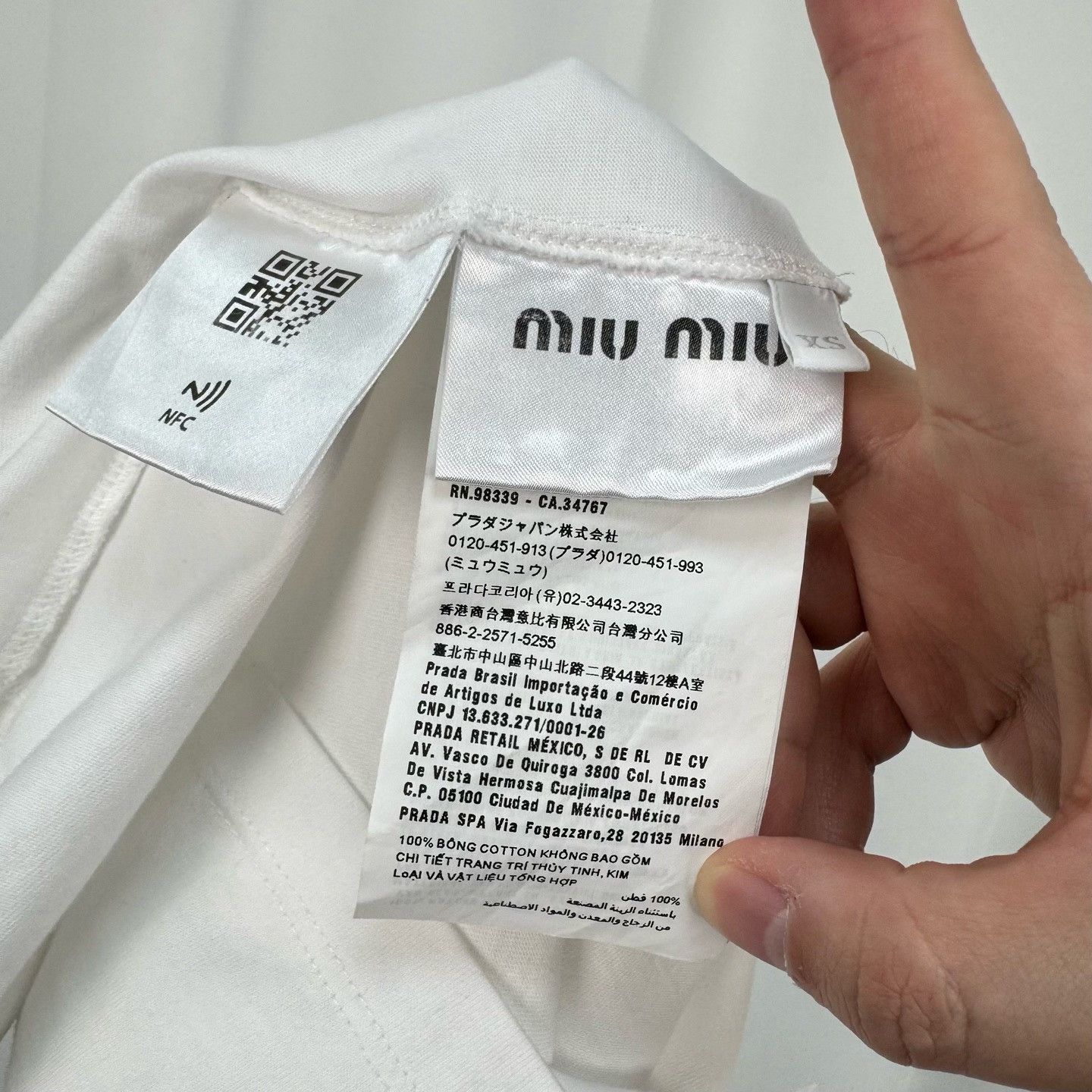 Miu Miu Miu Miu Crystal Pearl Logo T-Shirt Size XS Size XS / US 0-2 / IT 36-38 - 8 Thumbnail
